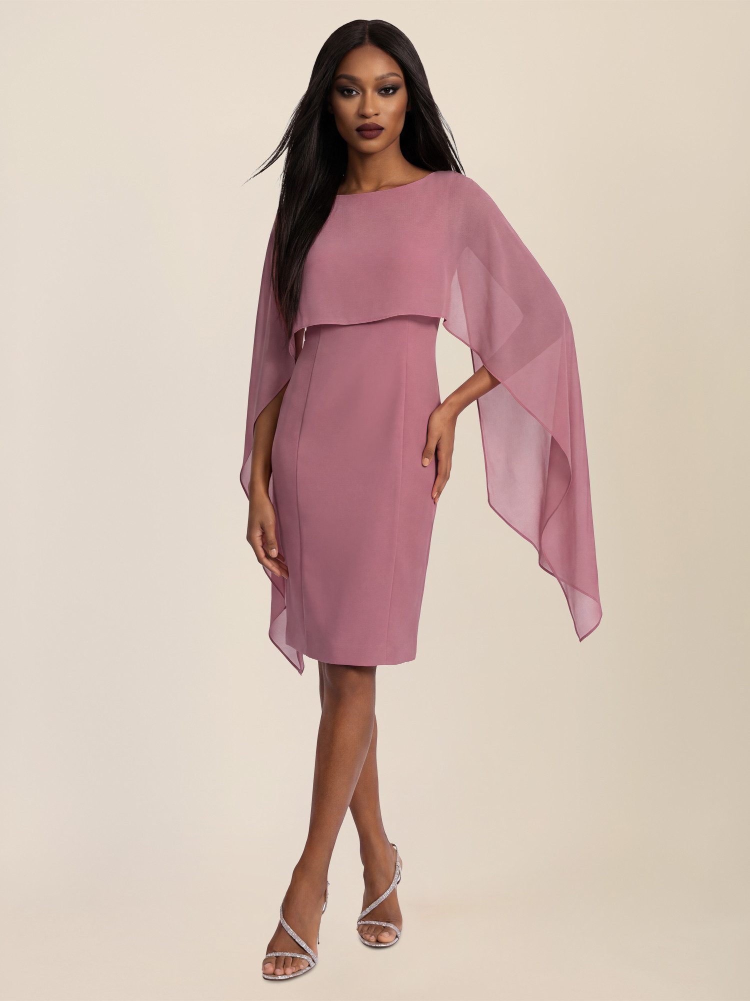 Apart Abendkleid mit fließendem Chiffon-Cape