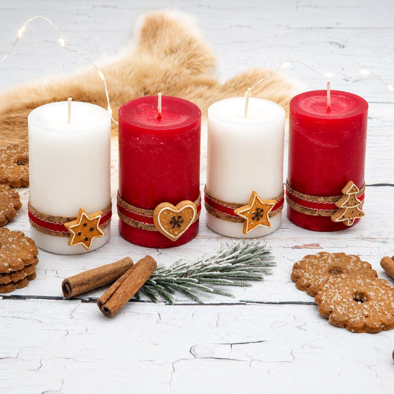 ZauberDeko Adventskerze 4 Adventskerzen Kerzen Stumpenkerzen Rot Creme Kekse Plätzchen Deko