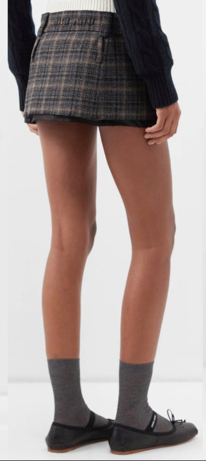 Miu Miu Minirock Minirock Check Runway Tennisrock Mini Rock Tennis Short Skirt umgekehrte Falte vorne, durchgehendes Tartanmuster, exponiertes Futter