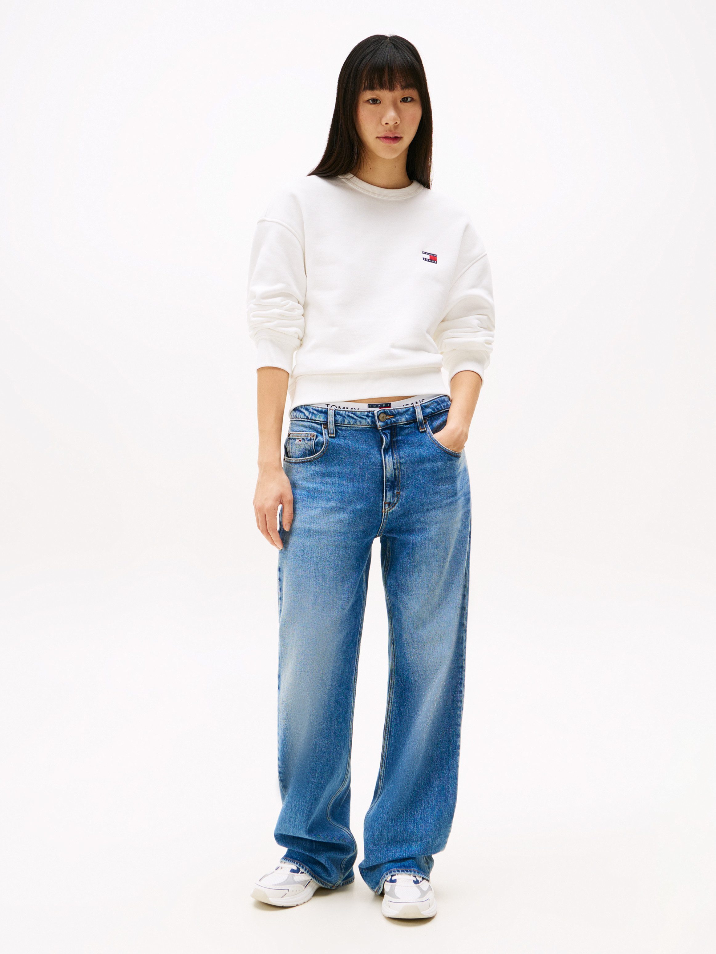 Tommy Jeans Sweatshirt TJW BXY BADGE CREW mit Logo-Badge