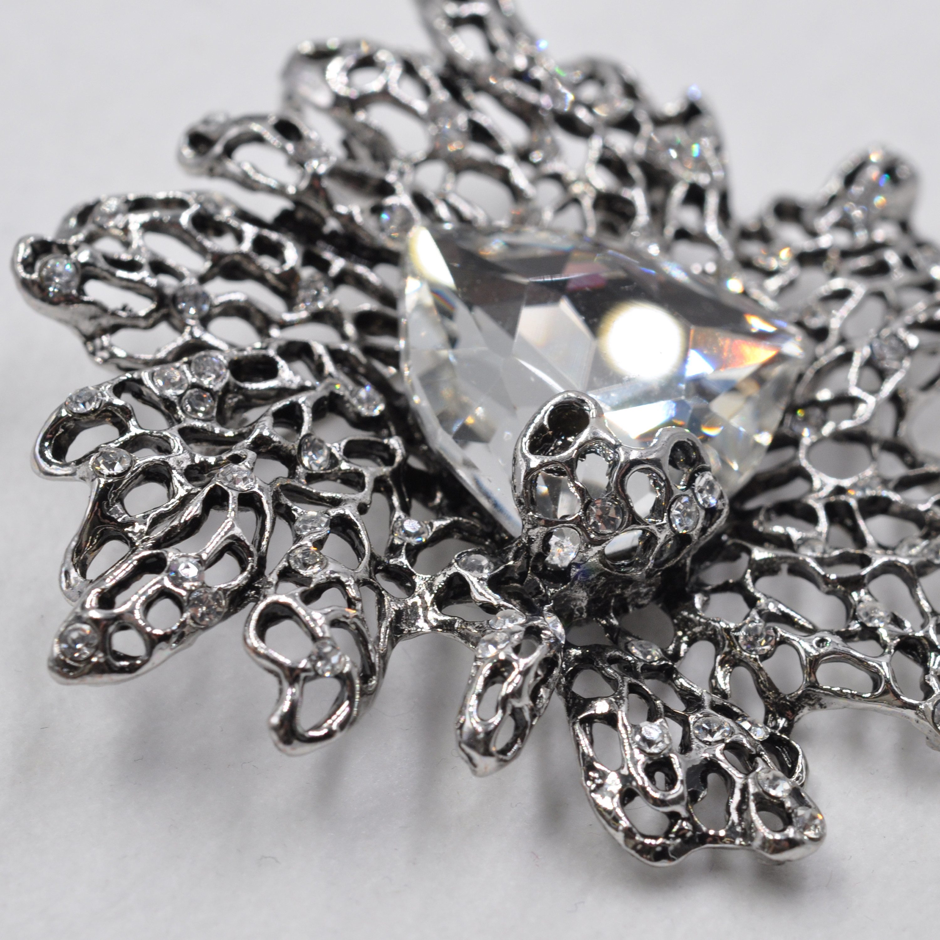Firetti Brosche Schmuck Geschenk Water Lily