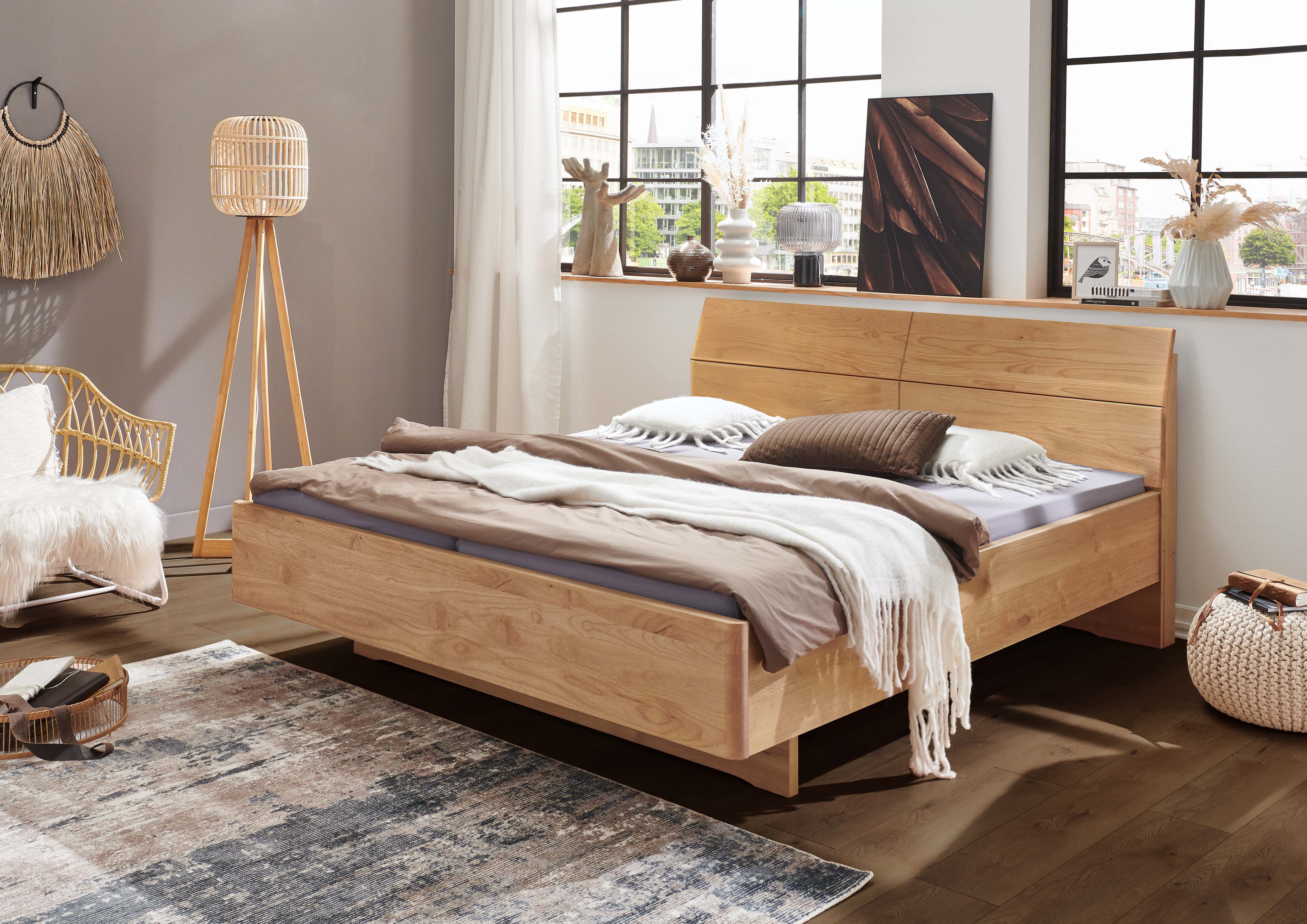 WIEMANN Holzbett Cardiff, Bettgestell, Bettrahmen, teilmassiv Erle (Belastbarkeit 110/220 Kg, 4-fache höhenverstellbar, MADE IN GERMANY), Kopf- und Fußteil aus Massivholz in Erle, verschiedene Größen
