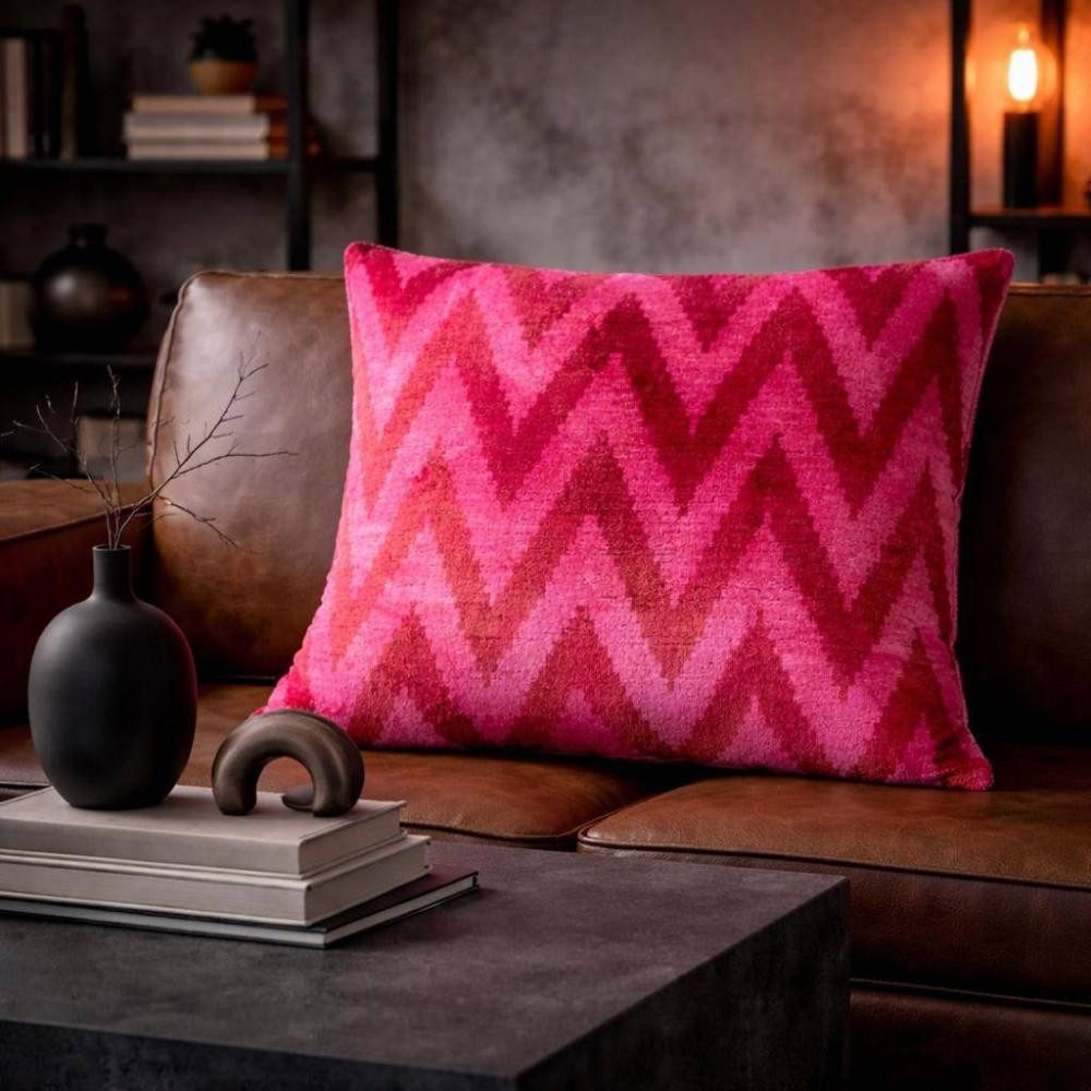 Thanks, A LOT Kissenhülle Thanks A LOT Kissenhülle Silk-Velvet Zigzag Pink-Rot 50 x 50 cm