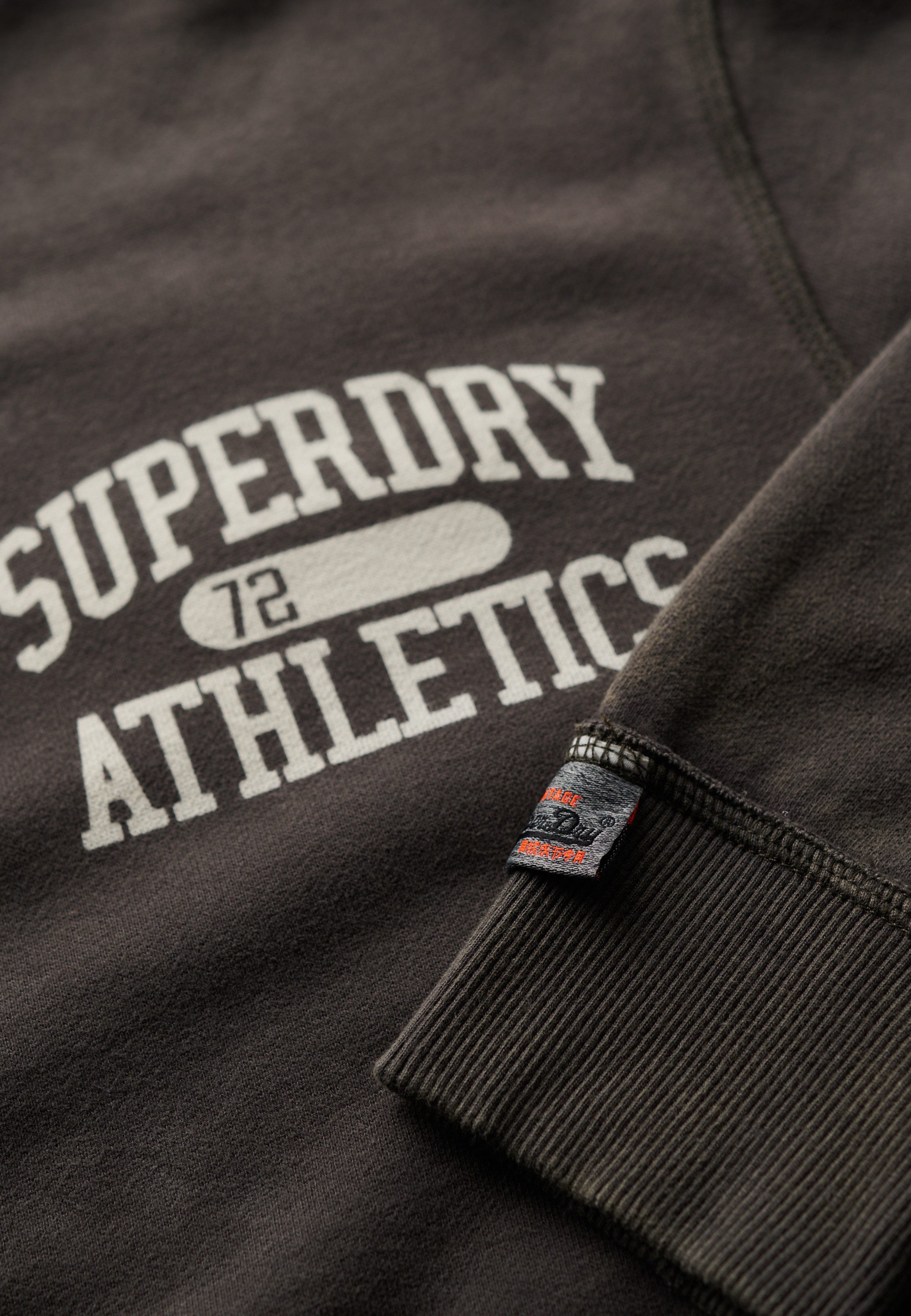 Superdry Sweatshirt ATHLETIC ESS CREW mit bedruckter Optik, aus Baumwolle und angerauter Sweatware