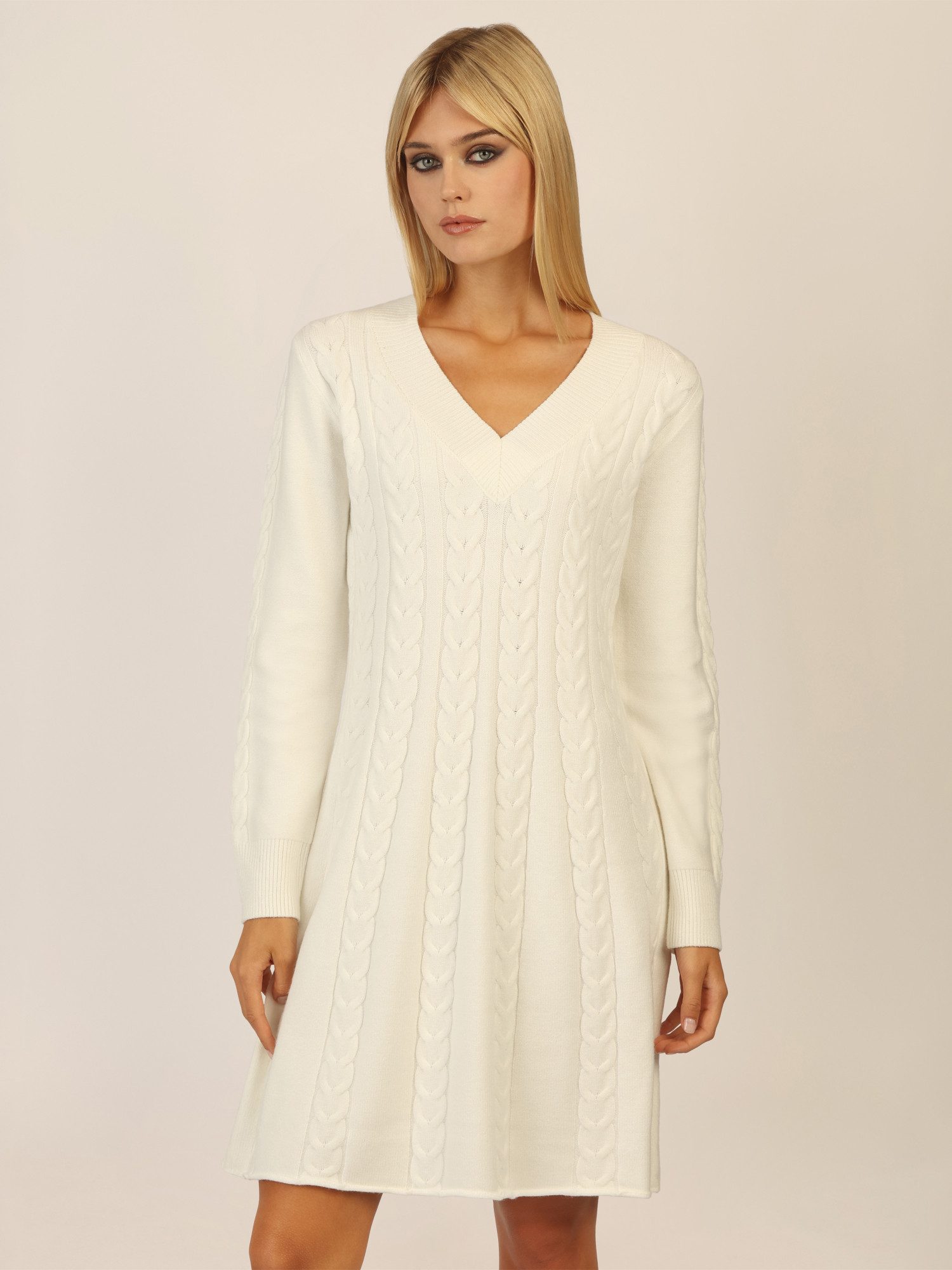 Apart Strickkleid mit Zopfmuster und V-Ausschnitt günstig online kaufen