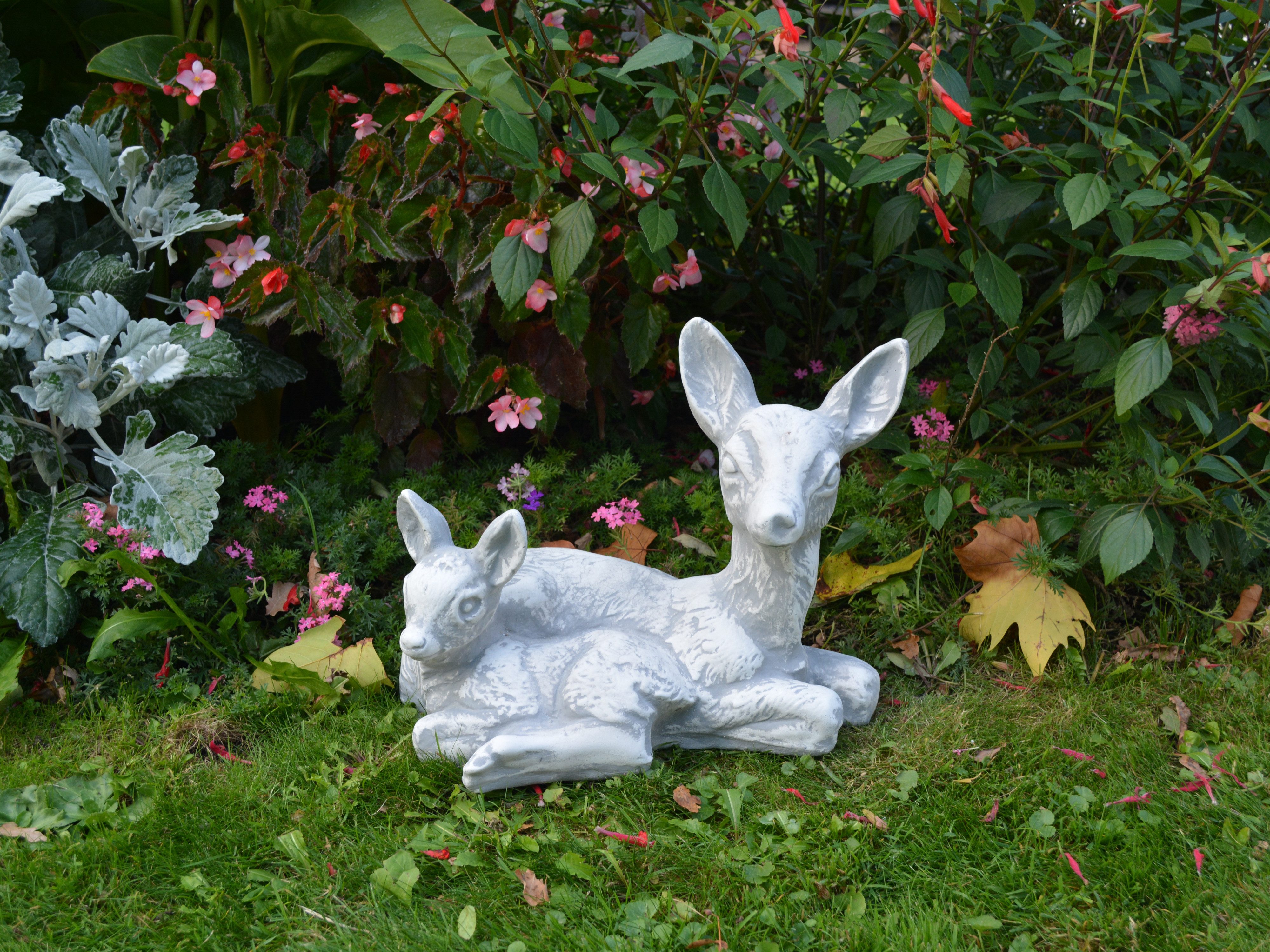 gartendekoparadies.de Gartenfigur Liegendes REH mit Rehkitz, H. 30 cm, 14 kg, Frostsicher