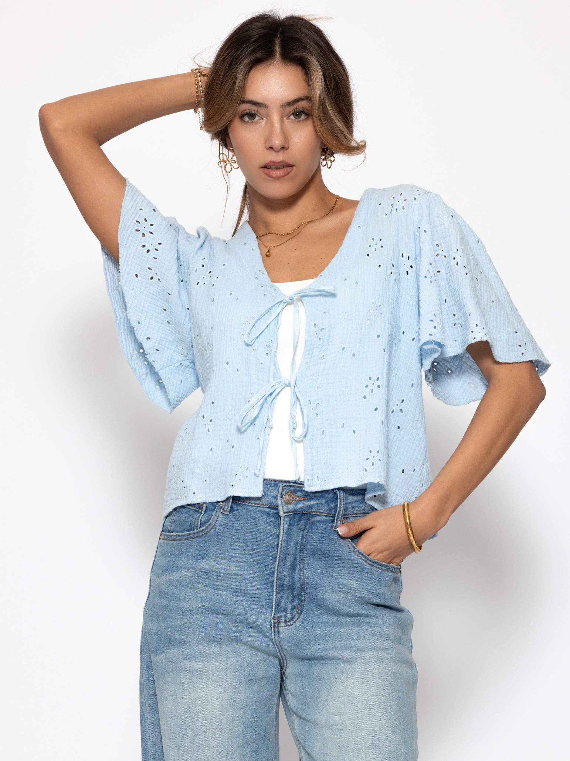 SASSYCLASSY Langarmbluse Musselin Bluse zum Binden Damen mit Lochstickerei Luftige Kurzarmbluse mit Bindebändern Lochmuster und V-Ausschnitt