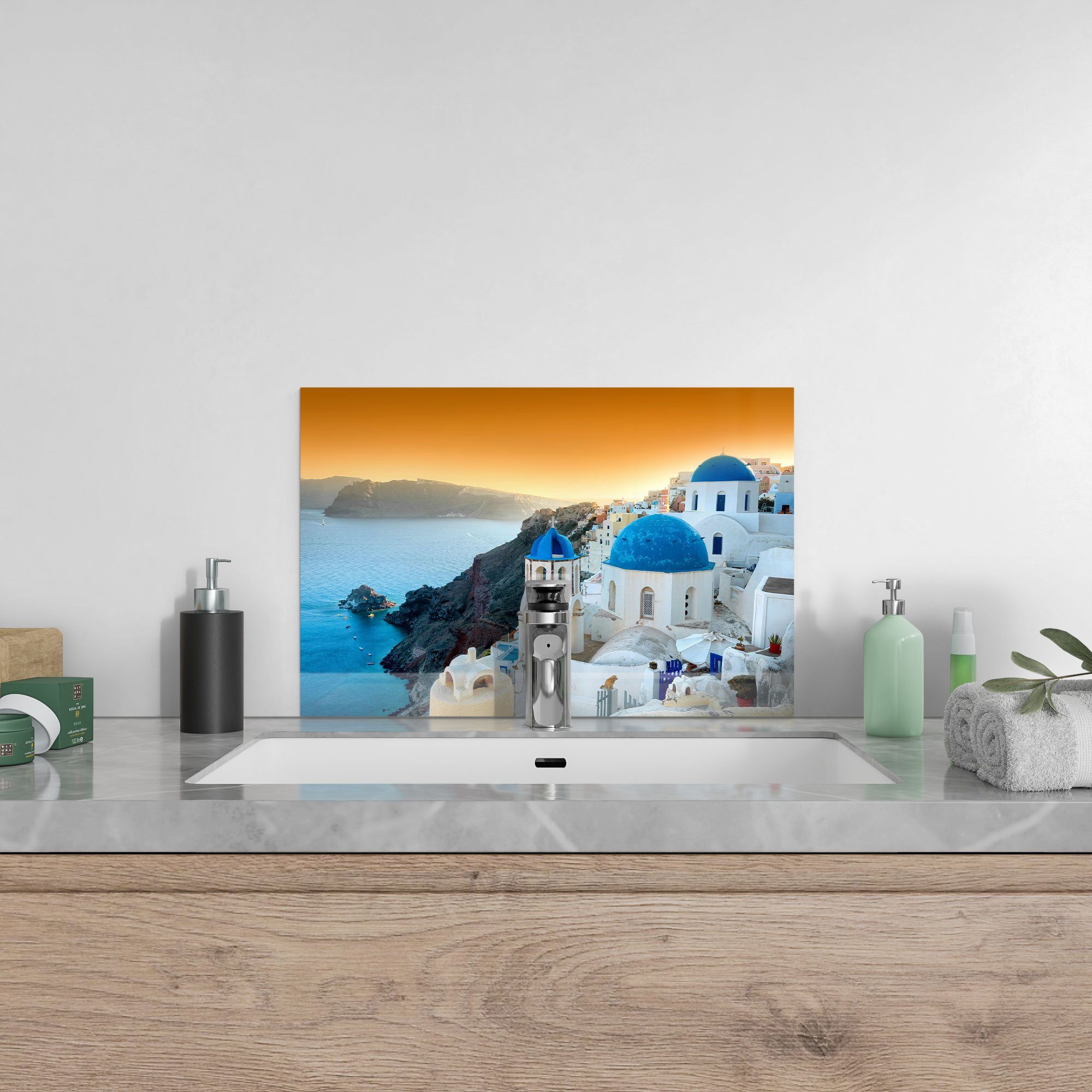von Badrückwand 'Blaue Herdblende DEQORI Spritzschutz Kuppeln Küchenrückwand Oia', Glas