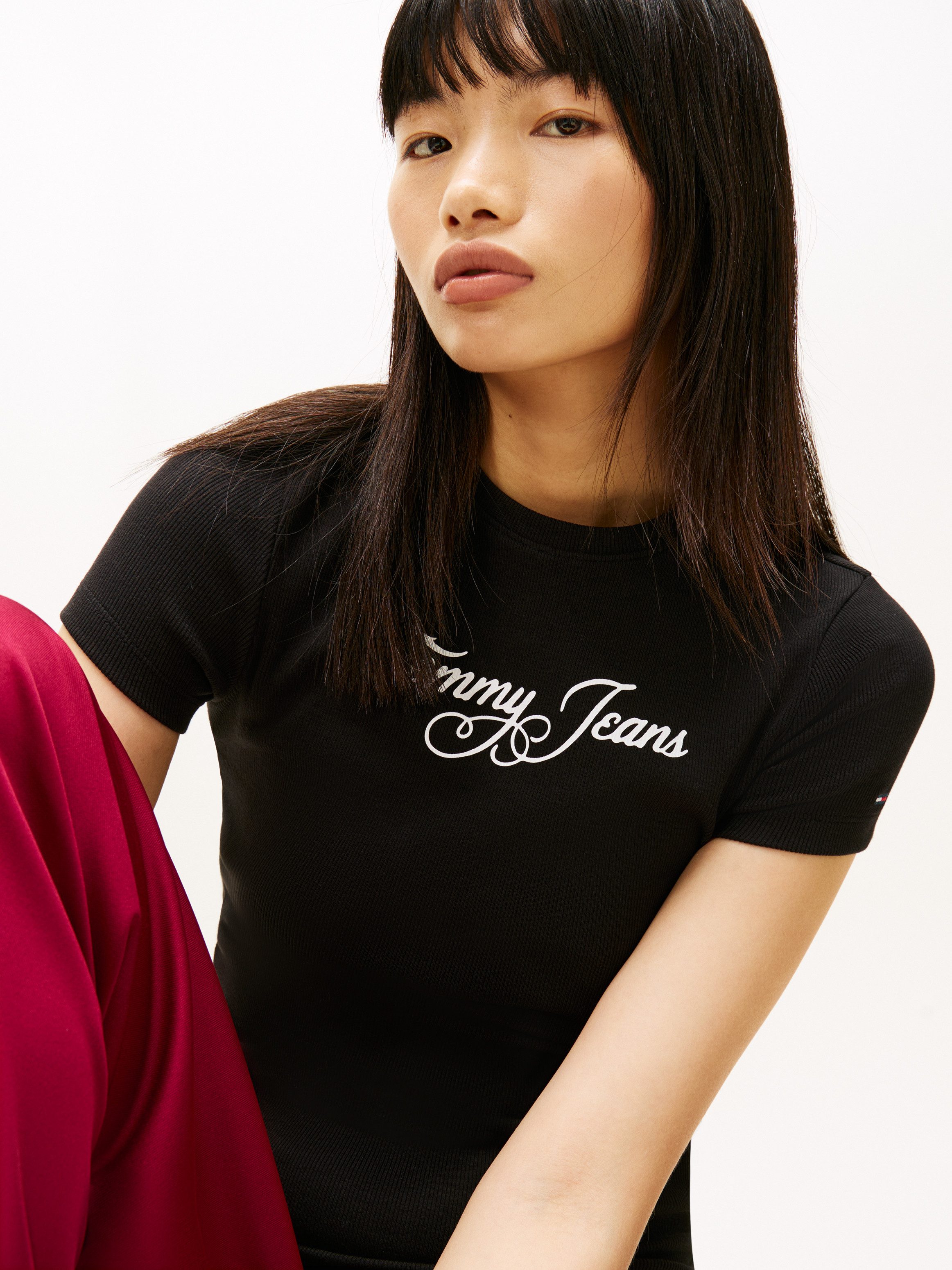 Tommy Jeans Kurzarmshirt TJW SLIM ESS LOGO 1 RIB TEE EXT in gerippter Struktur