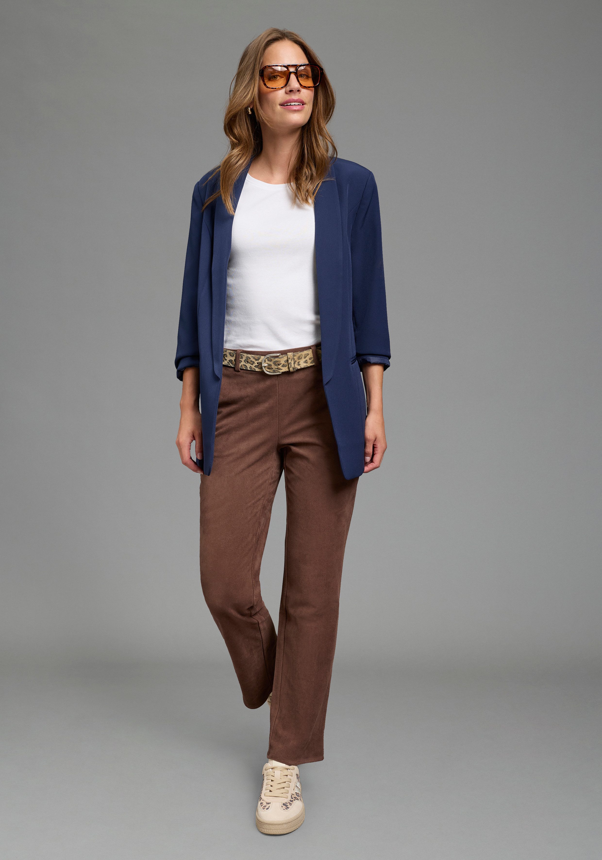Zum Outfit 12