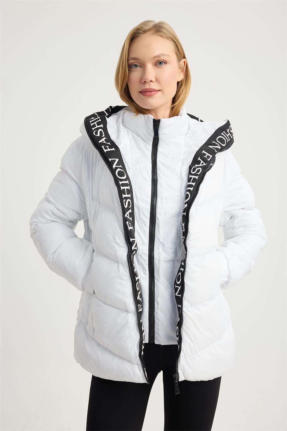 HomeStore Windbreaker Kapuzen-Steppjacke mit Aufdruck