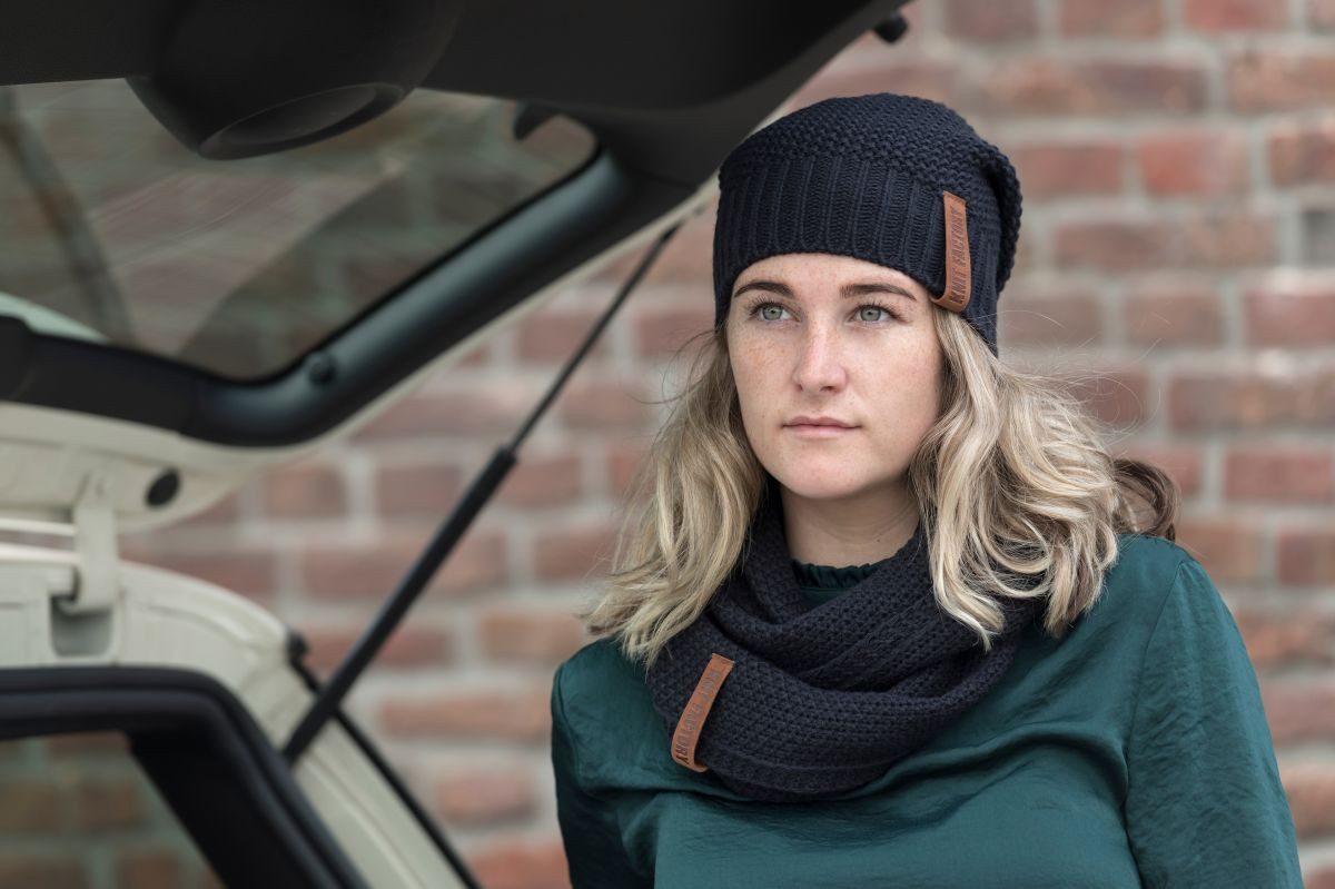 Knit Factory Strickschal Coco Loop Schal Marron, (1-St), Schal Halstuch Dreiecksschal Tuch Strickmode