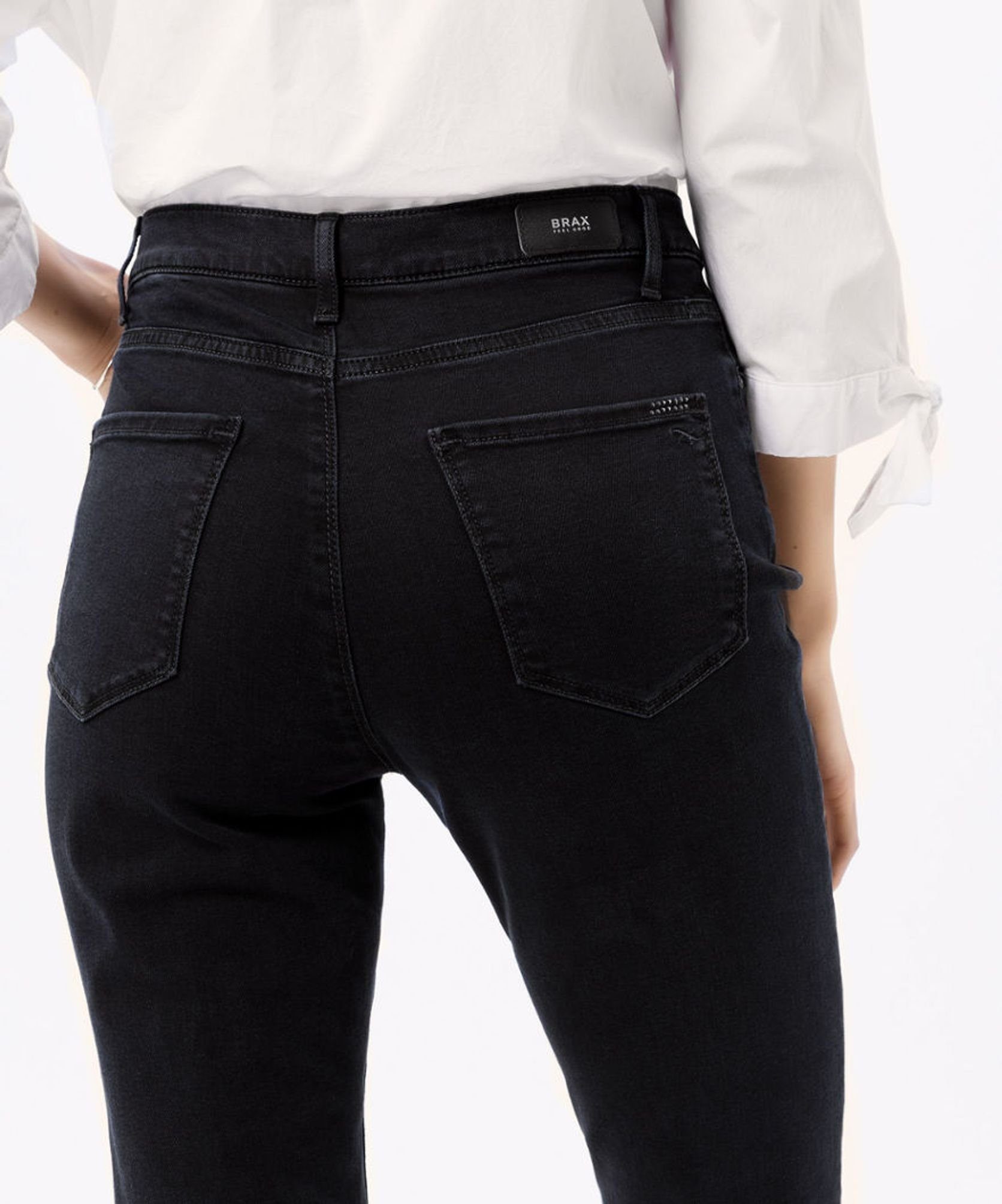 (02) Brax Black 5-Pocket-Jeans Clean 70-4000