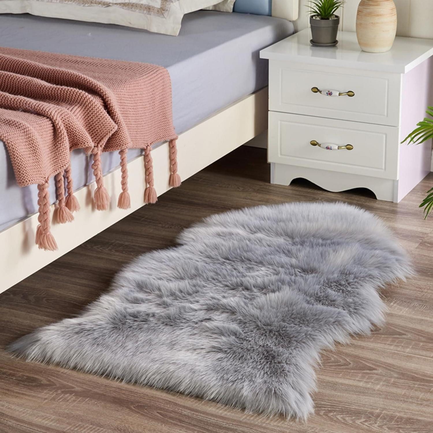 LuxusKollektion Fellteppich Teppich Grau Hochflor 60x90 cm, oval, Höhe: 63 mm