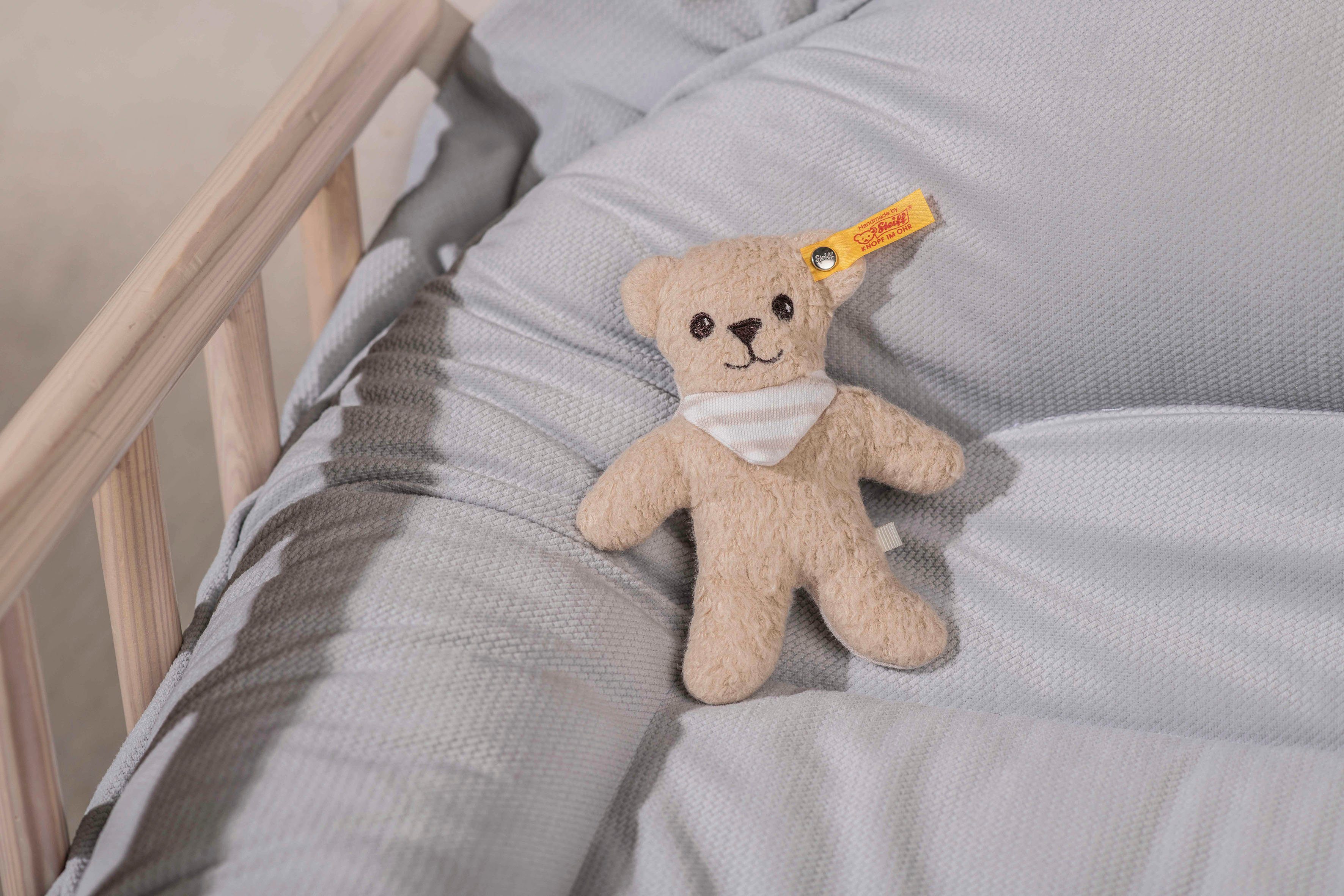 Steiff Greifspielzeug Noah Rassel, mit GOTS BCS zertifiziert durch Knister-Teddybär 35014 organic