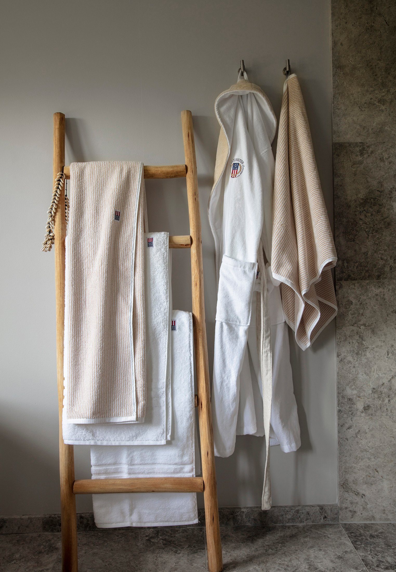white/tan Towel Original Lexington Handtuch