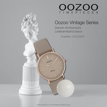 OOZOO Quarzuhr Oozoo Damen Armbanduhr braun taupe, Damenuhr rund, mittel (ca. 32mm) Lederarmband, Elegant-Style