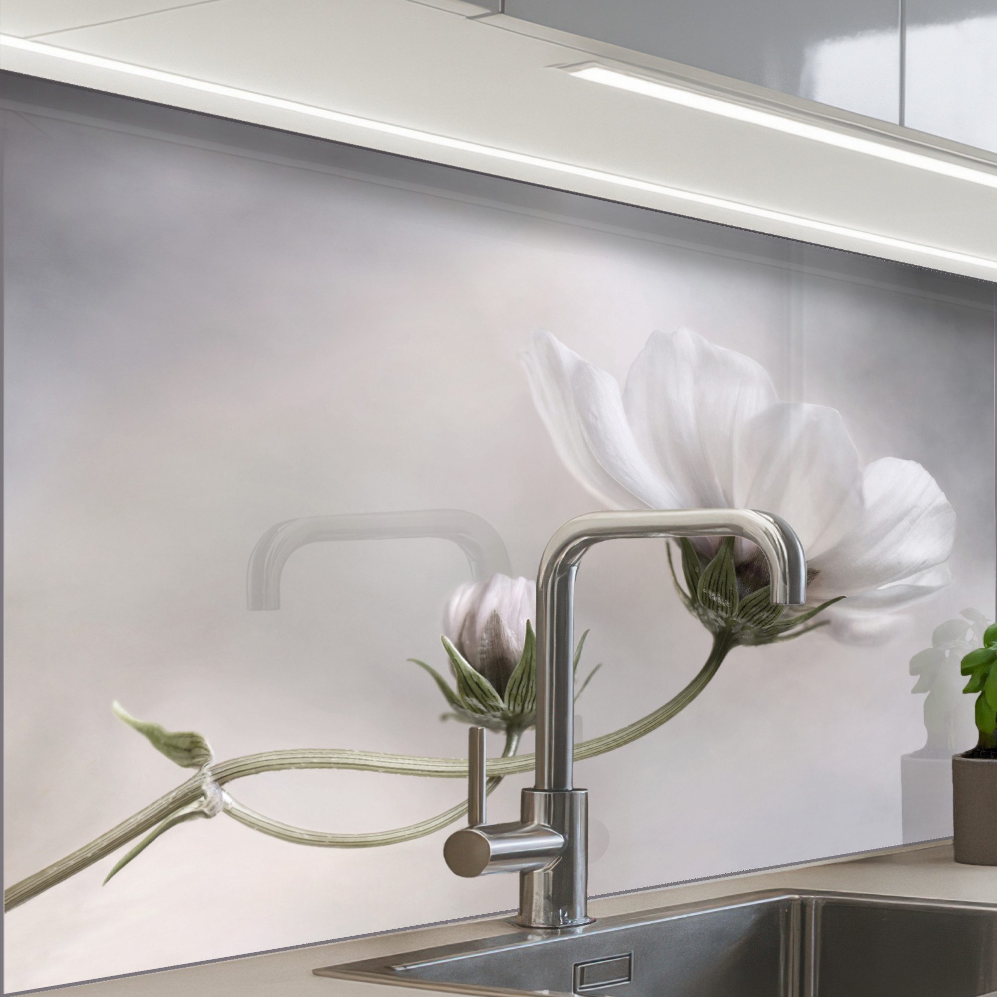 KitchenYeah Küchenrückwand selbstklebend Blumen - Stillleben - Natur - Grau, (1-tlg), Spritzschutz, Küche, Rückwand, Küchenwand, Küchenfront, 80x60 cm