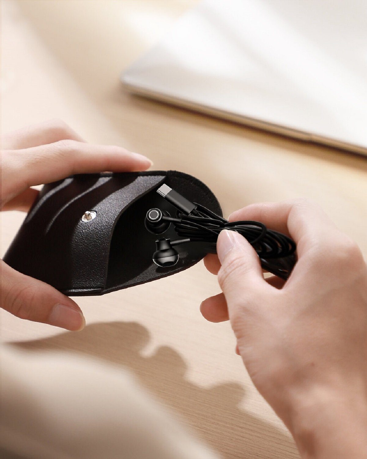 JOYROOM TYPE-C Series JR-EC07 mit USB-C Anschluss aus Metall In-Ear-Kopfhörer (Kabel, Hochempfindliches omnidirektionales Mikrofon, Kabel, mit Extra PU-Hülle)