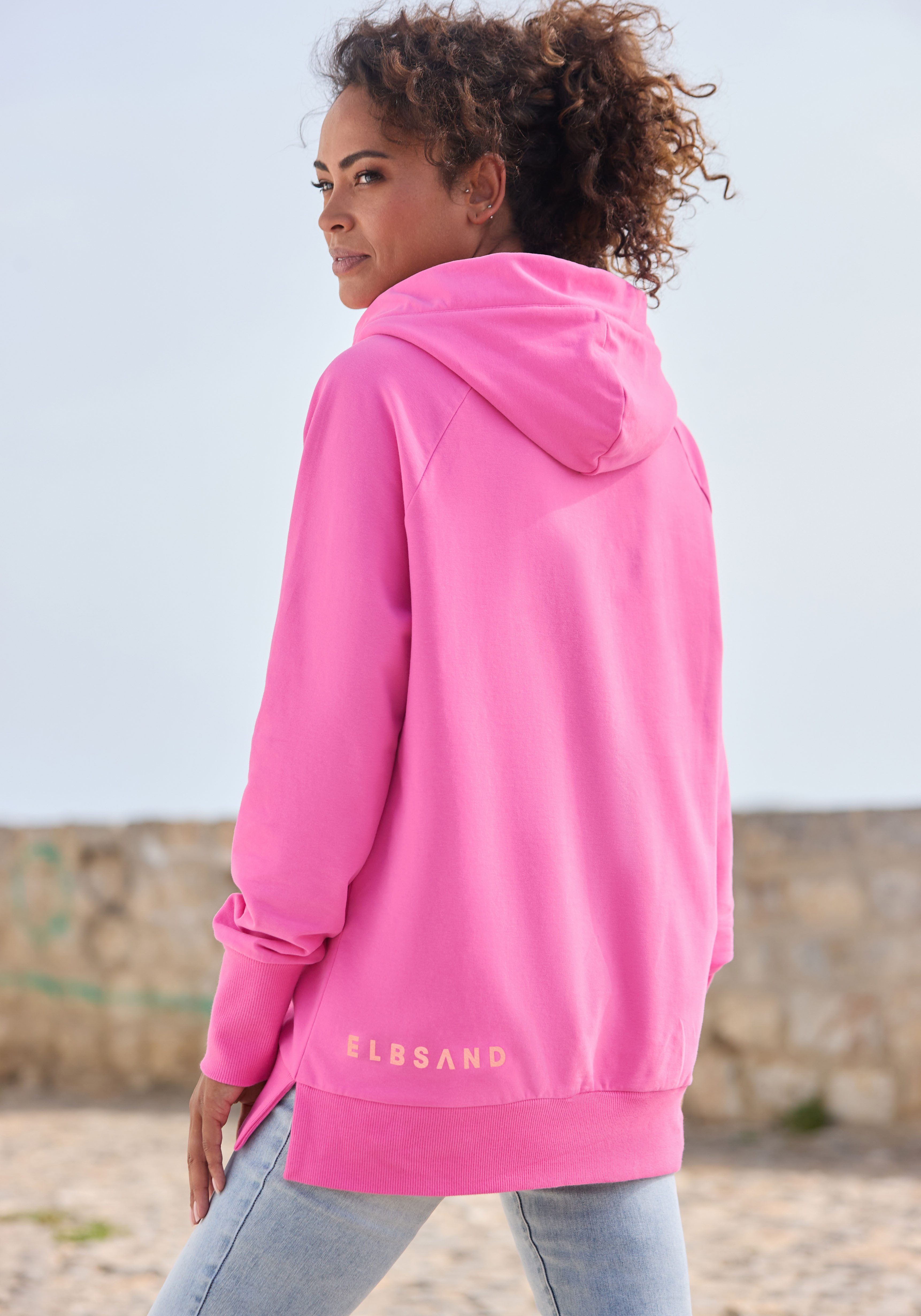 Elbsand Kapuzensweatshirt Svana mit Logoprint, bequemer Hoodie, seitliche Schlitze