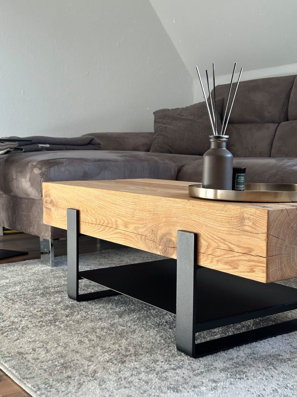 Schräder Interior Couchtisch Couchtisch aus massiven Eichenbalken mit Stahlgestell