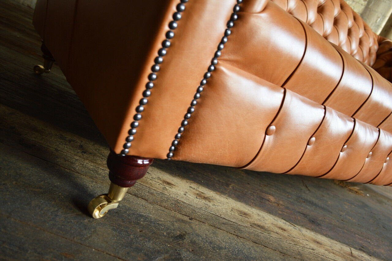 Polstermöbel, Chesterfield Leder Chesterfield-Sofa Europe luxus Brauner in JVmoebel Dreisitzer Made