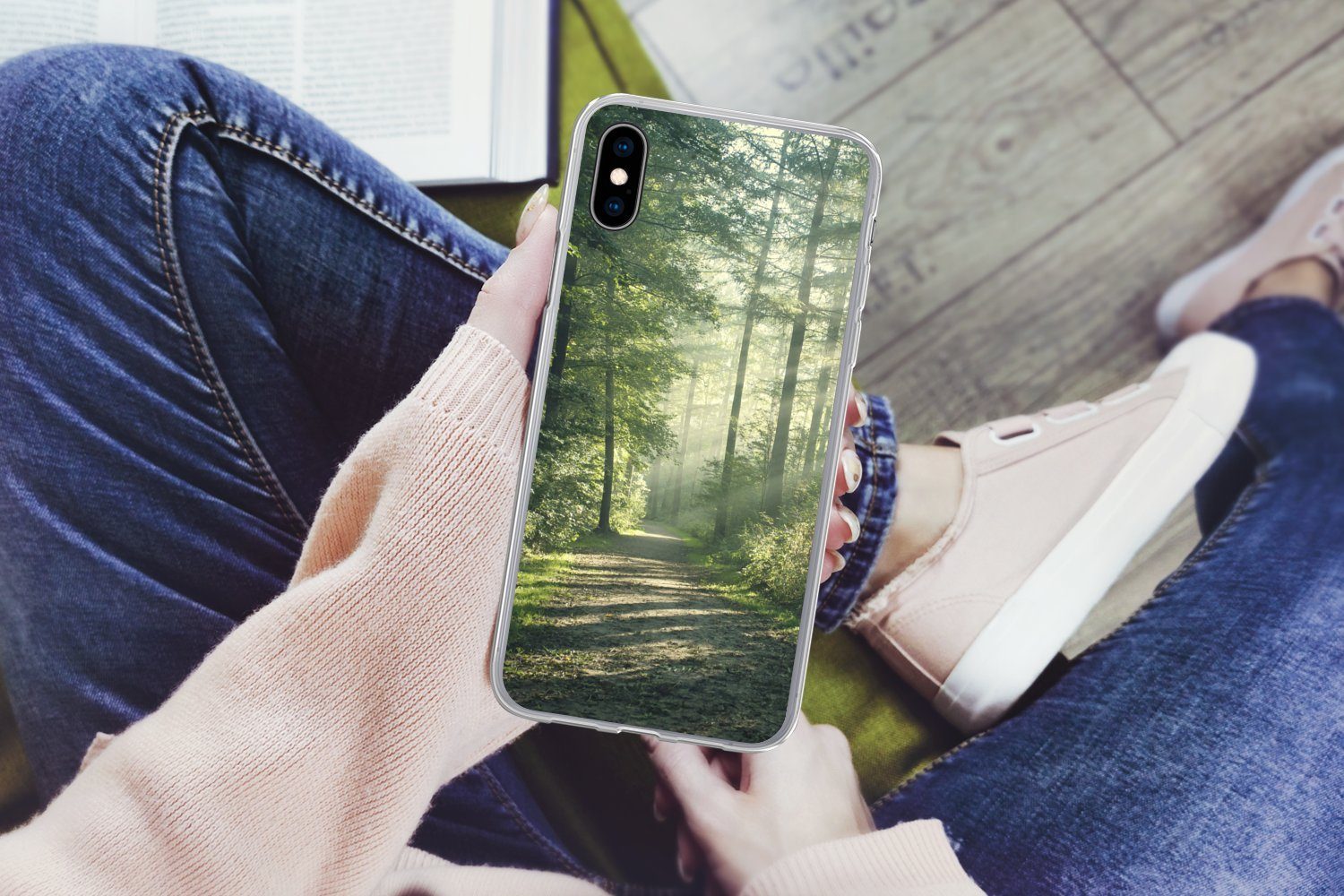 MuchoWow Handyhülle für Apple iPhone XS Wald - Weg - Sonne - Bäume - Grün - Natur, Smartphone-Bumper, Print, Handy Schutzhülle Dünn