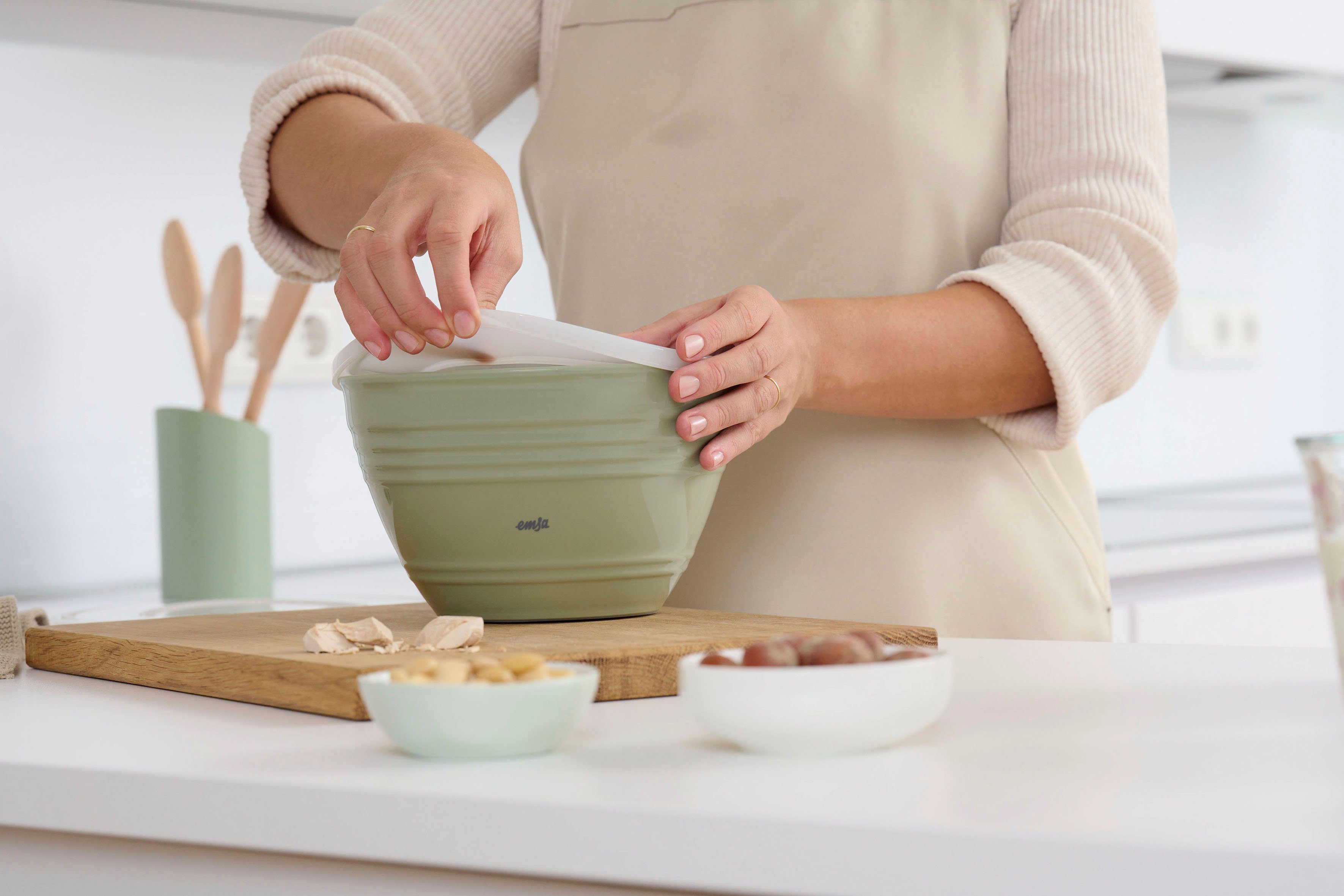 Prep&Bake, Deckel, (1-tlg), Rührschüssel mit Ausgießlippe rutschfester Kunststoff, konservierendem Emsa Boden,