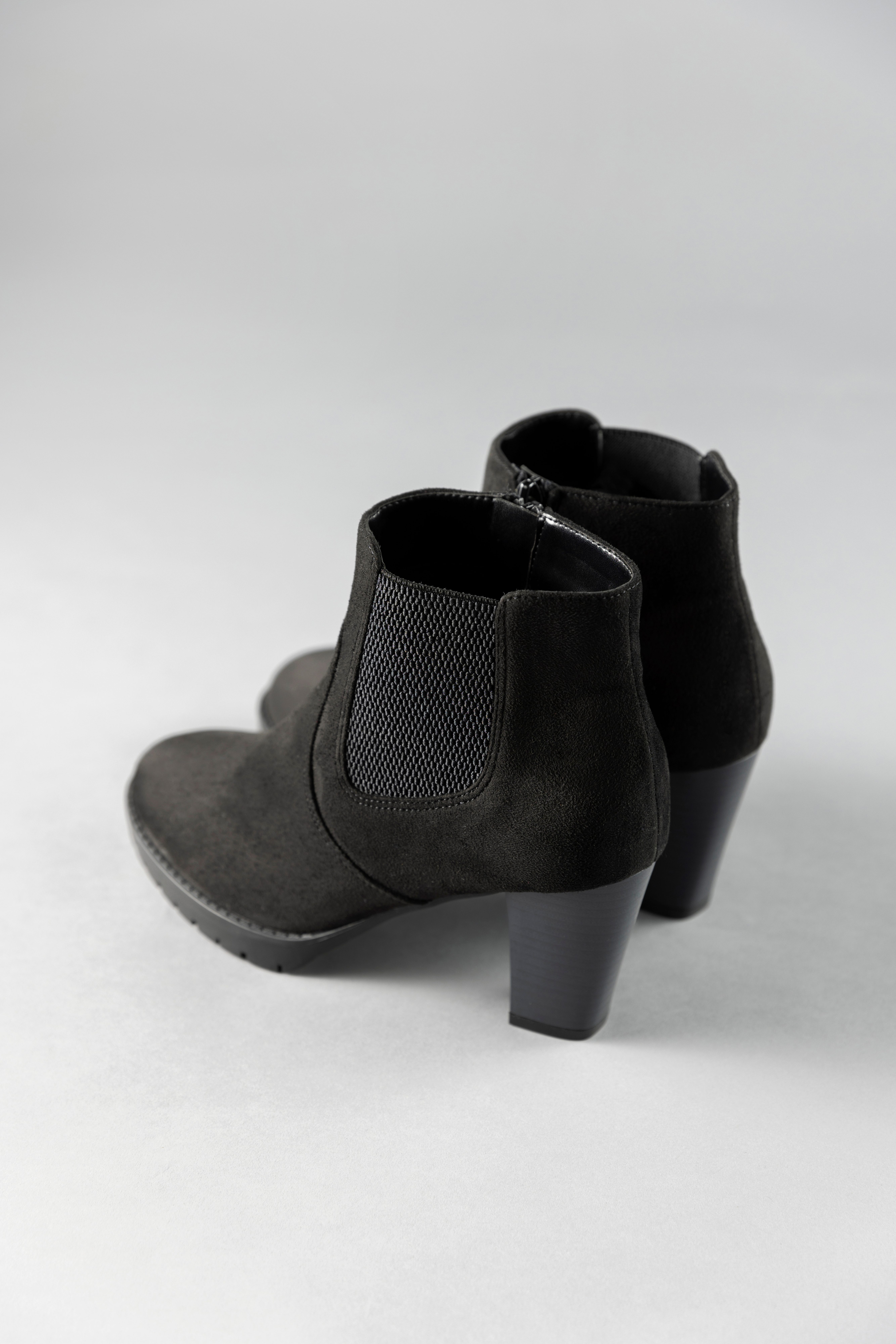 Aniston SHOES Stiefelette Ankleboots mit seitlichem Stretcheinsatz