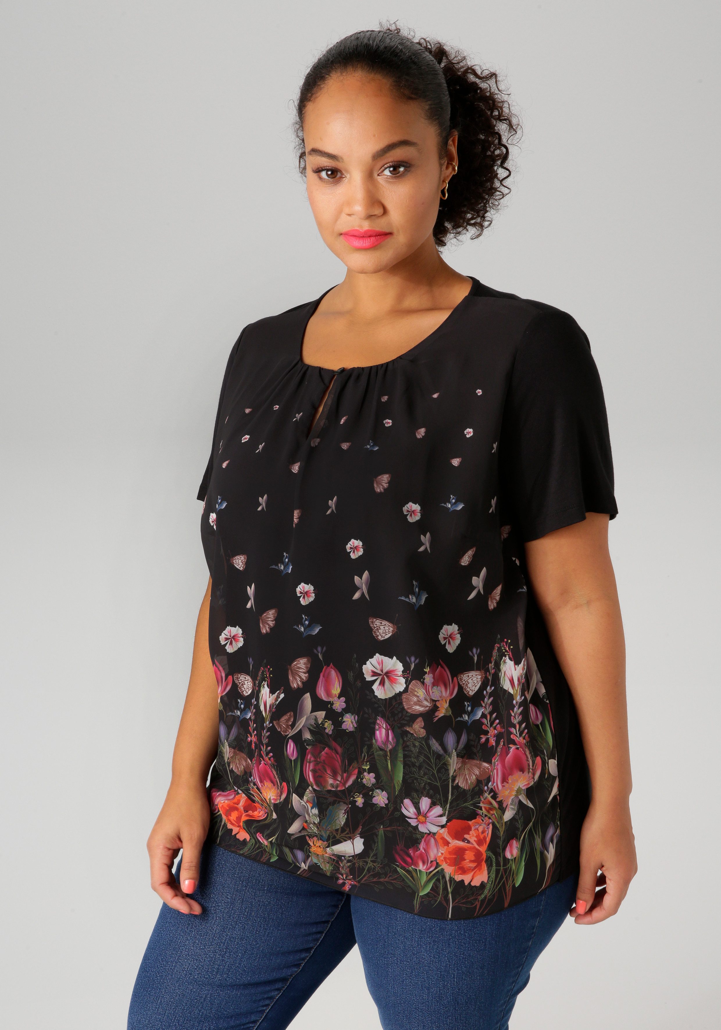 Aniston PLUS Shirtbluse, mit farbenfroher Blumenwiese bedruckt günstig online kaufen