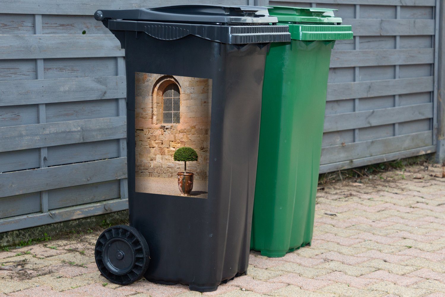 Container, Abfalbehälter Mülleimer-aufkleber, MuchoWow mit Buchsbaumpflanze Mülltonne, (1 Sticker, Wandsticker St), Platz Mittelalterlicher