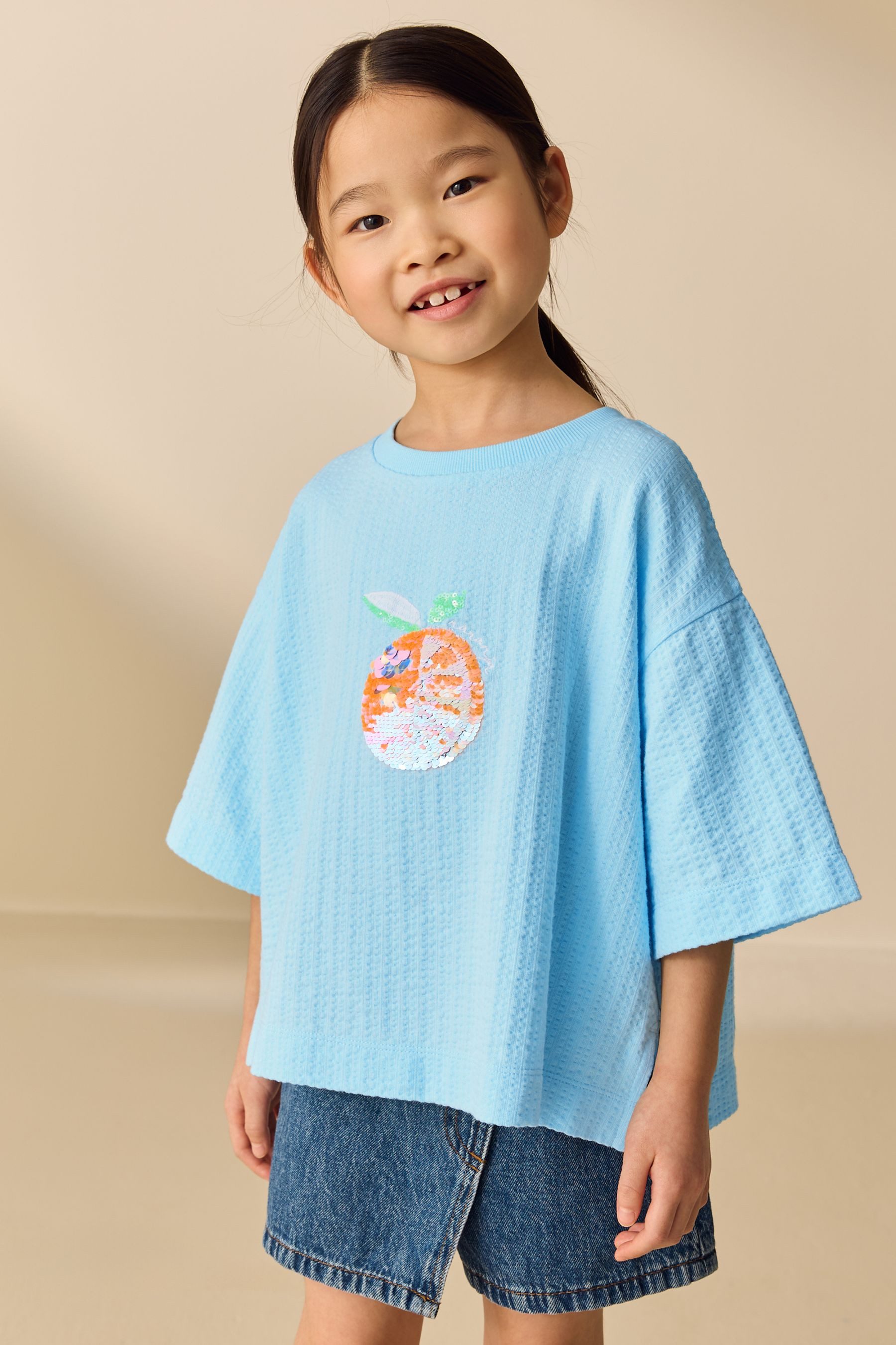 Next Paillettenshirt Kastiges Oversized Fit T-Shirt mit Pailletten (1-tlg) – Bild 5 von 5