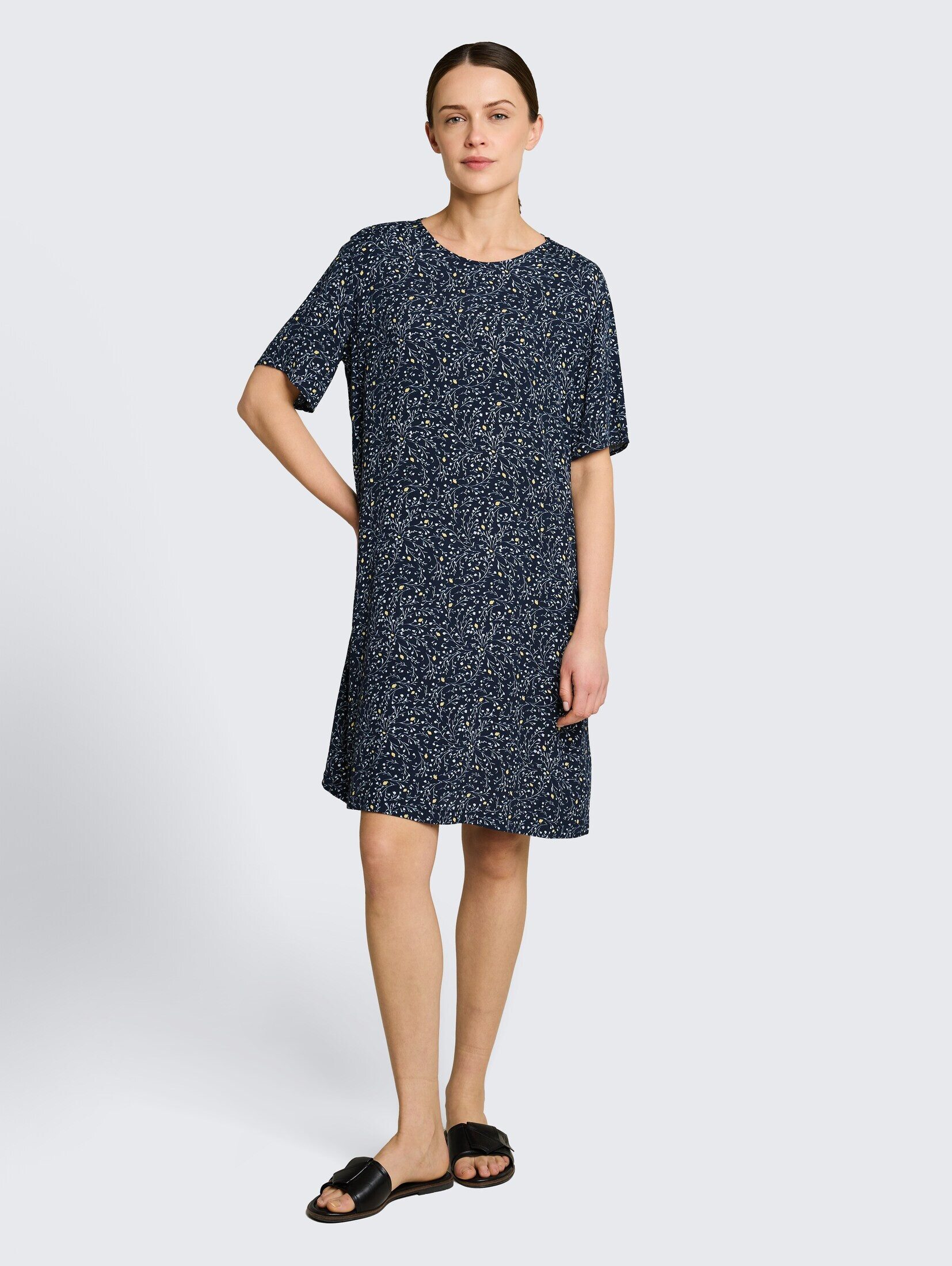 TOM TAILOR Midikleid Kleider & Jumpsuits Loose Fit Kleid mit Cut-Out-Detail