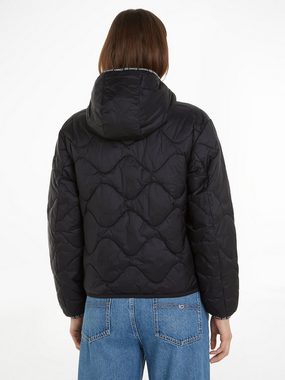 Tommy Jeans Curve Steppjacke TJW QUILTED TAPE HOOD PUFFER EXT mit Logostickerei