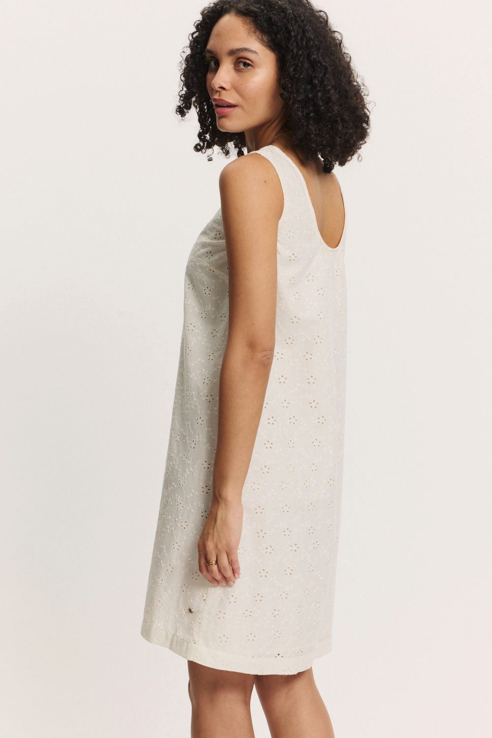 Tranquillo Sommerkleid Kleid Lenii in Lace-Optik aus Baumwolle GOTS-zertifiziertes Spitzenkleid mit Baumwollfutter und Seitentaschen