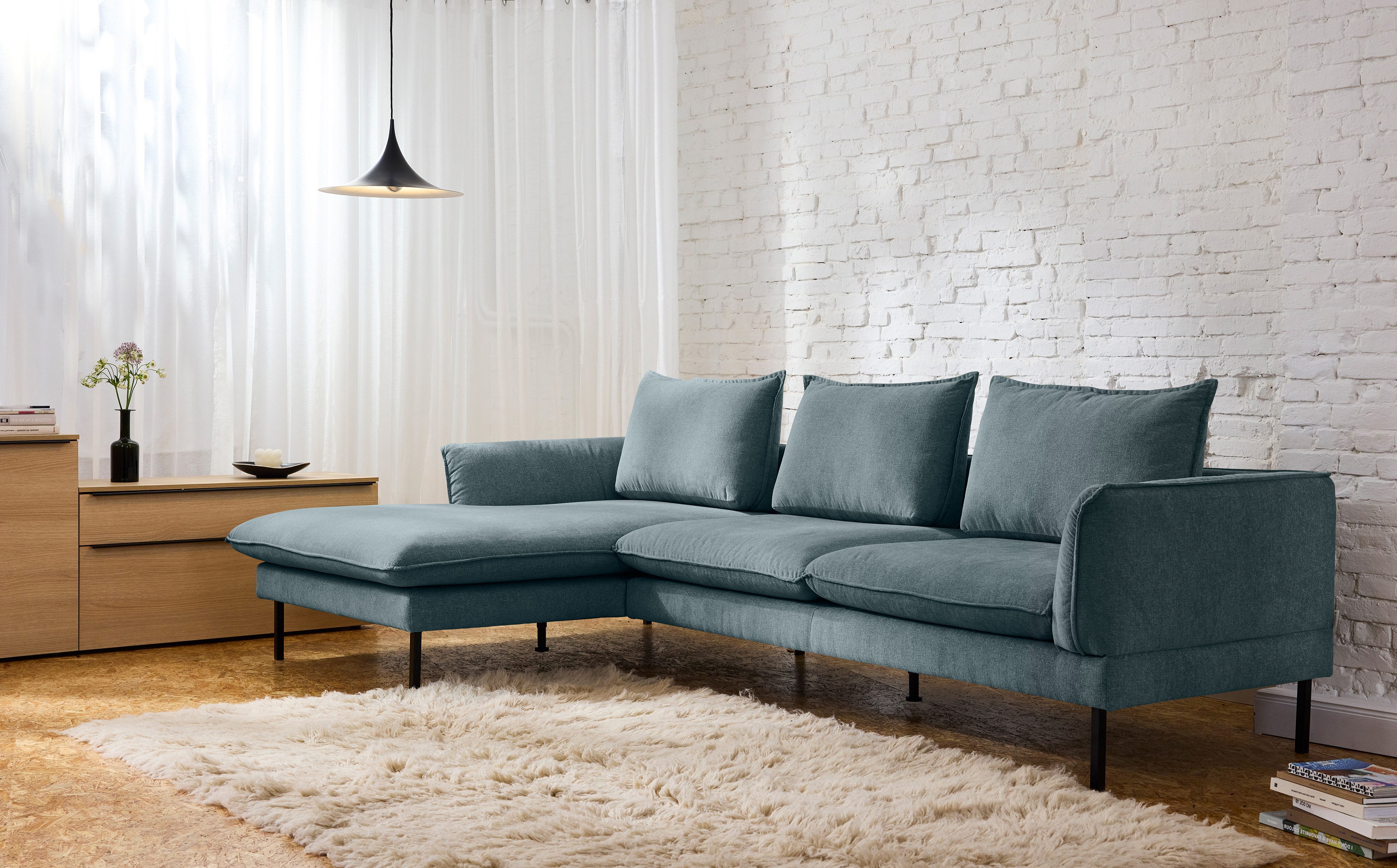 TOM TAILOR HOME Ecksofa WINGS mit leichter, schwebender Optik, stabile Metallfüße und weiche Kissenoptik