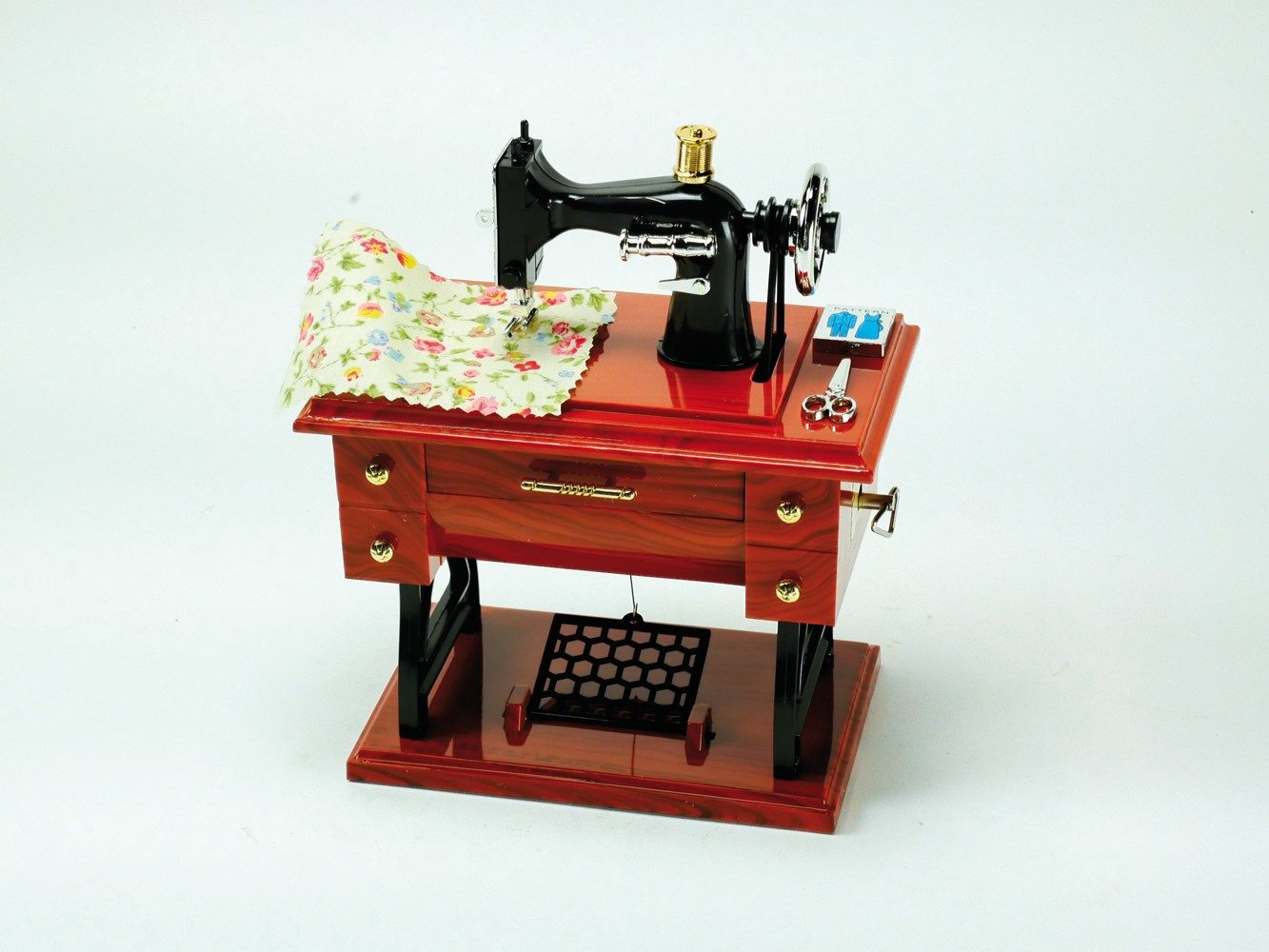 Musicboxworld Spieluhr Nähmaschine aus Kunststoff günstig online kaufen