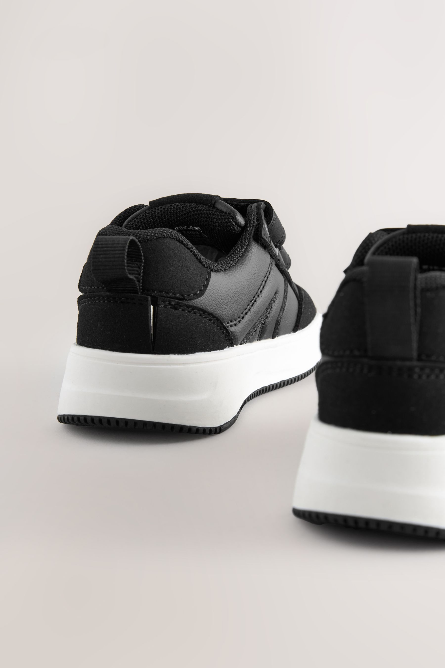 Next Sneaker mit doppeltem Klettverschluss - weit Sneaker (1-tlg)