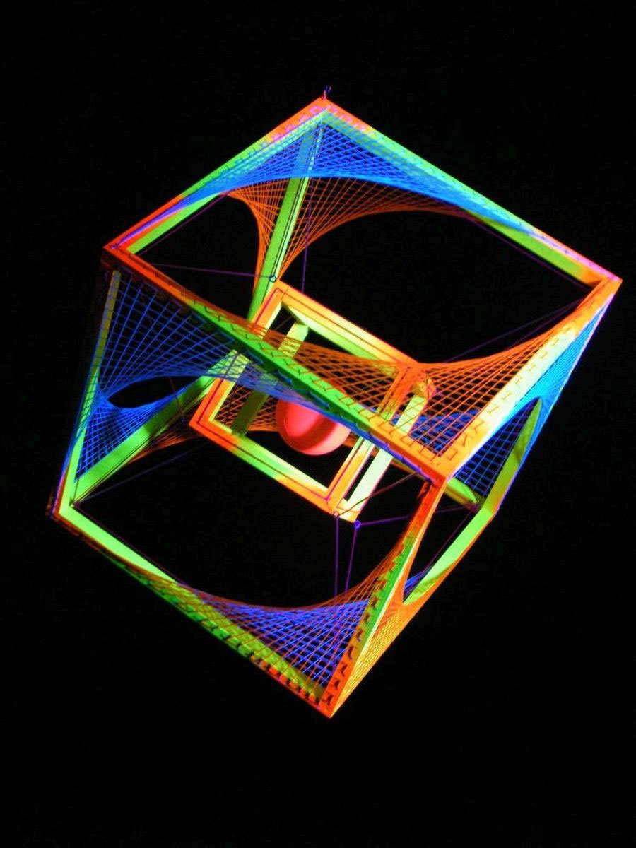 Würfel 3D Fadendeko PSYWORK "Neon leuchtet Schwarzlicht UV-aktiv, Dekoobjekt 55cm, unter Schwarzlicht Sunset", StringArt