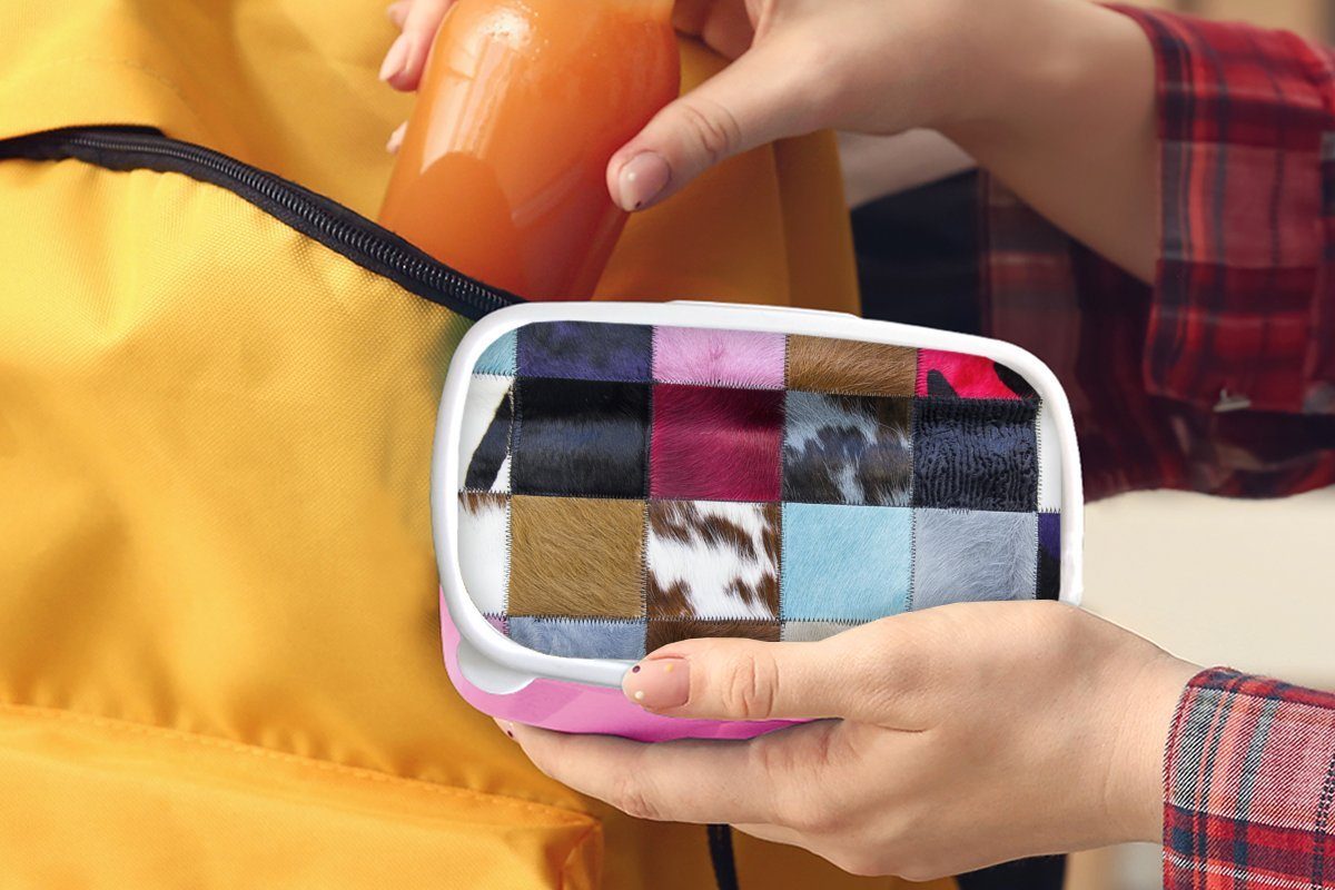 MuchoWow Lunchbox Kinder, Ein Snackbox, (2-tlg), farbenfroher Erwachsene, Kuhfell, unter mit Kunststoff, Mädchen, anderem Brotdose Kunststoff Brotbox rosa für Karoteppich