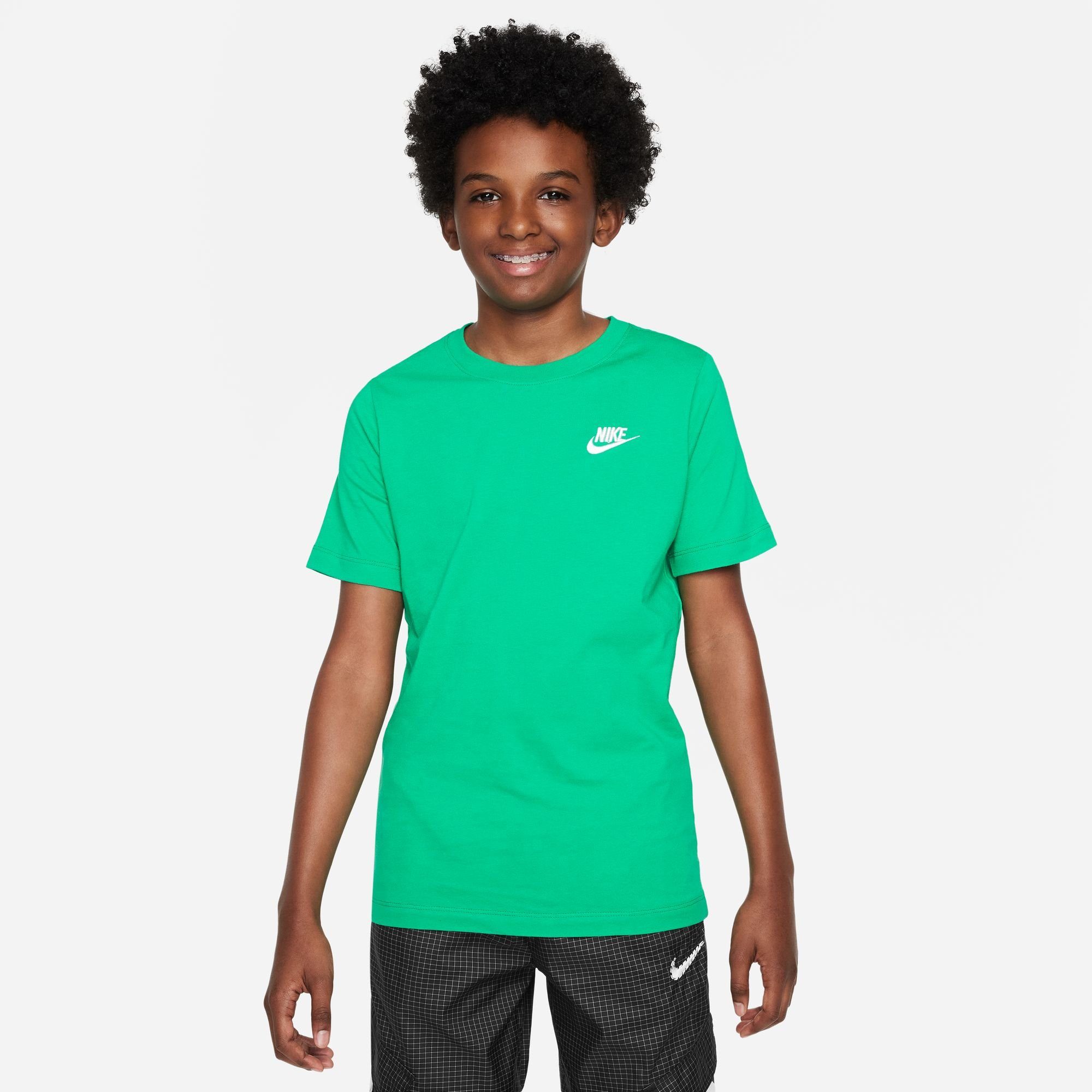 Nike Sportswear T-Shirt BIG KIDS' T-SHIRT STADIUM GREEN/WHITE
