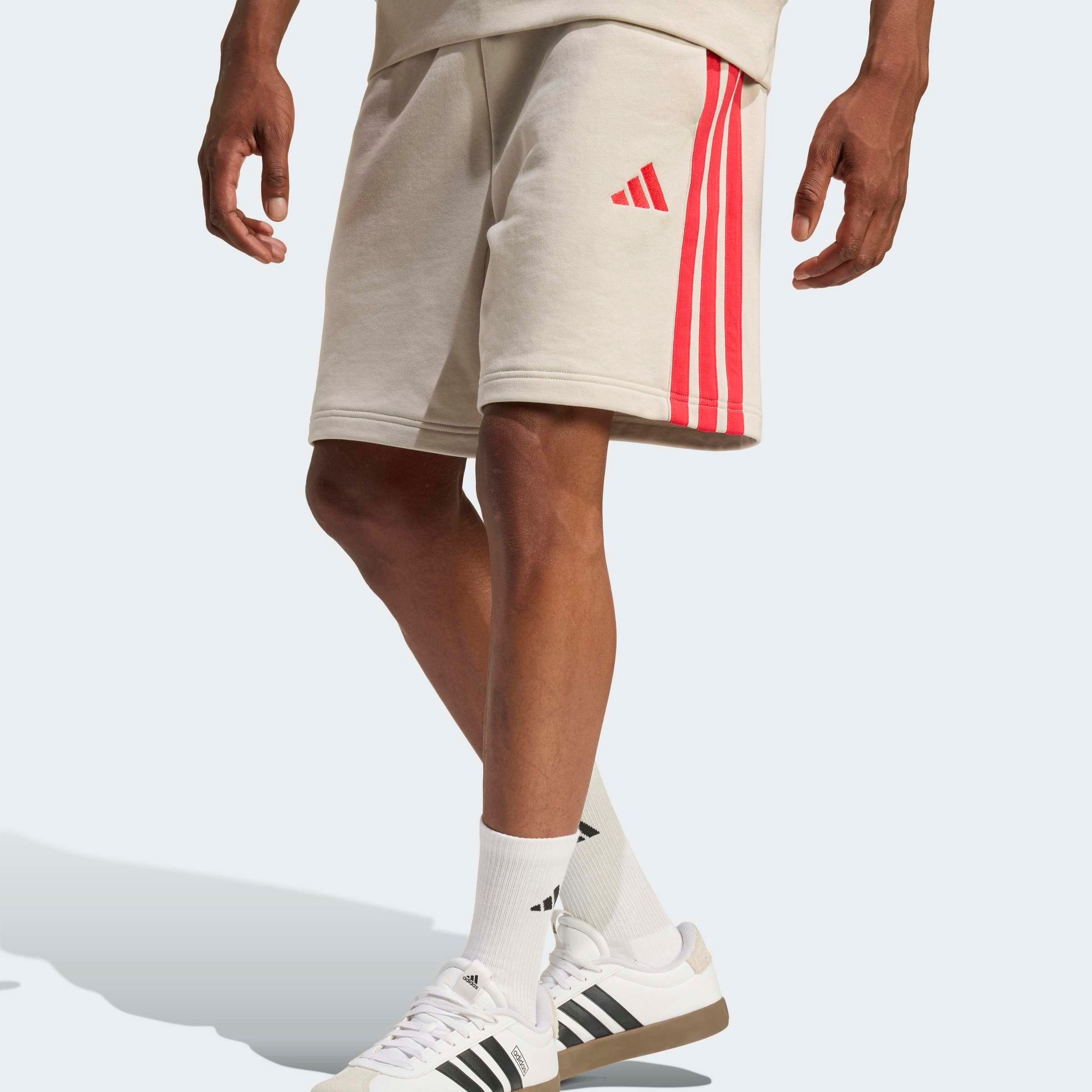 adidas Sportswear Shorts M 3S FT SHO (1-tlg) für Laufaktivitäten und sportliche Anlässe, mit Kordelverschluss. € 32,99