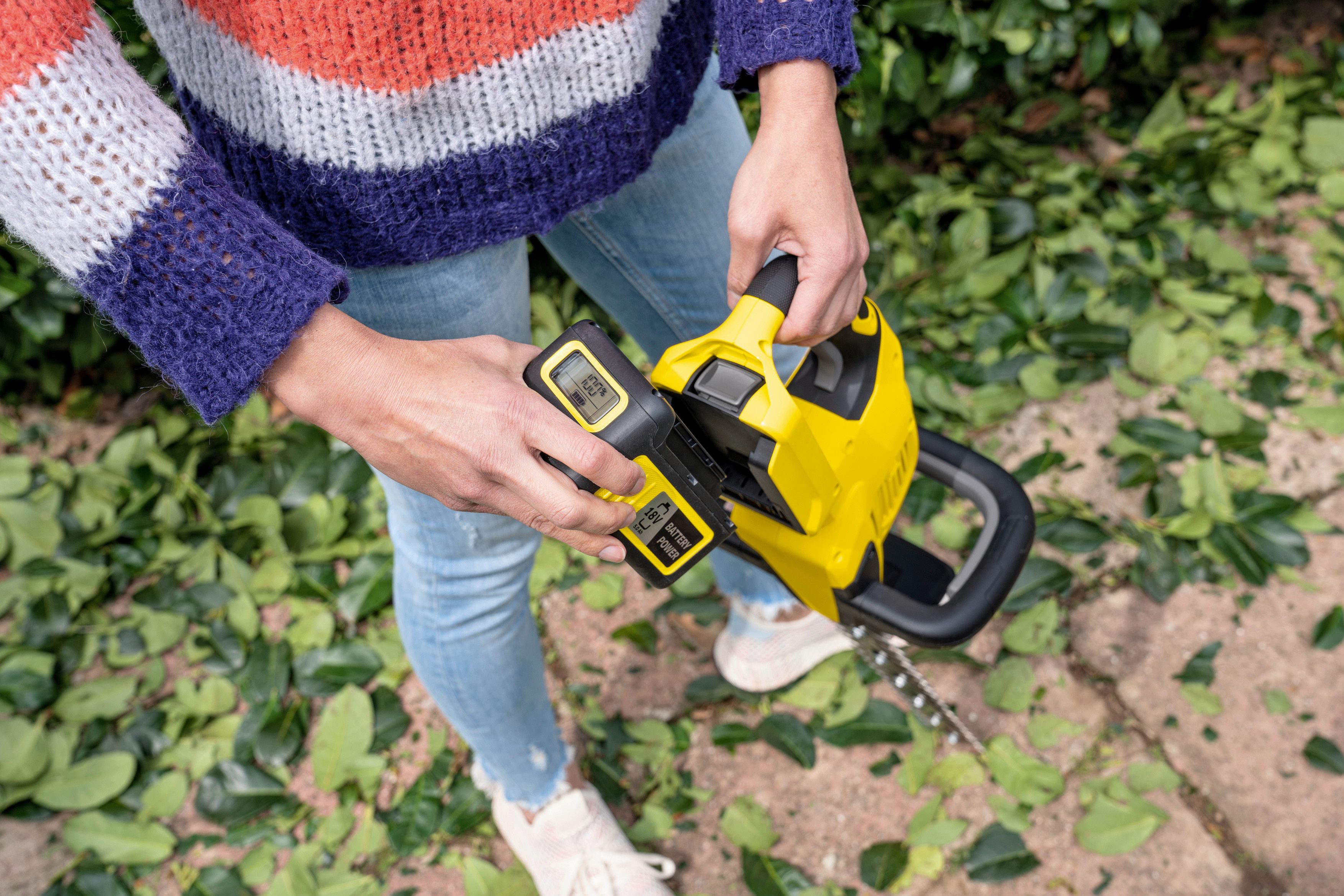 KÄRCHER Akku-Heckenschere HGE 18-45 BATTERY SET, inkl. Akku und Ladegerät