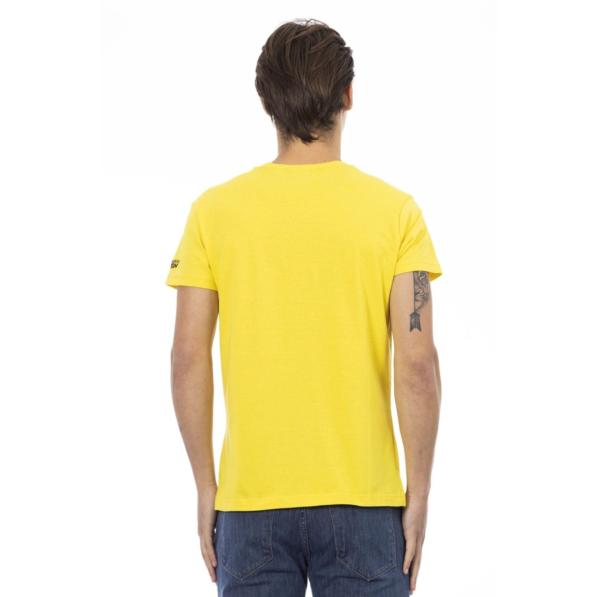 Note Gelb aber subtile, Trussardi das aus, Trussardi zeichnet durch stilvolle verleiht Logo-Muster T-Shirt Action eine sich T-Shirts, das Es