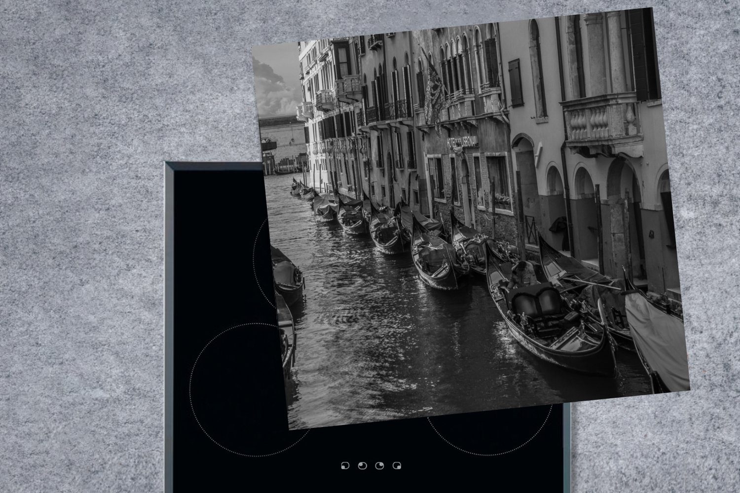 MuchoWow Herdblende-/Abdeckplatte Gondeln in Venedig 78x78 weiß, Vinyl, cm, für (1 schwarz küche Ceranfeldabdeckung, in tlg), Arbeitsplatte und