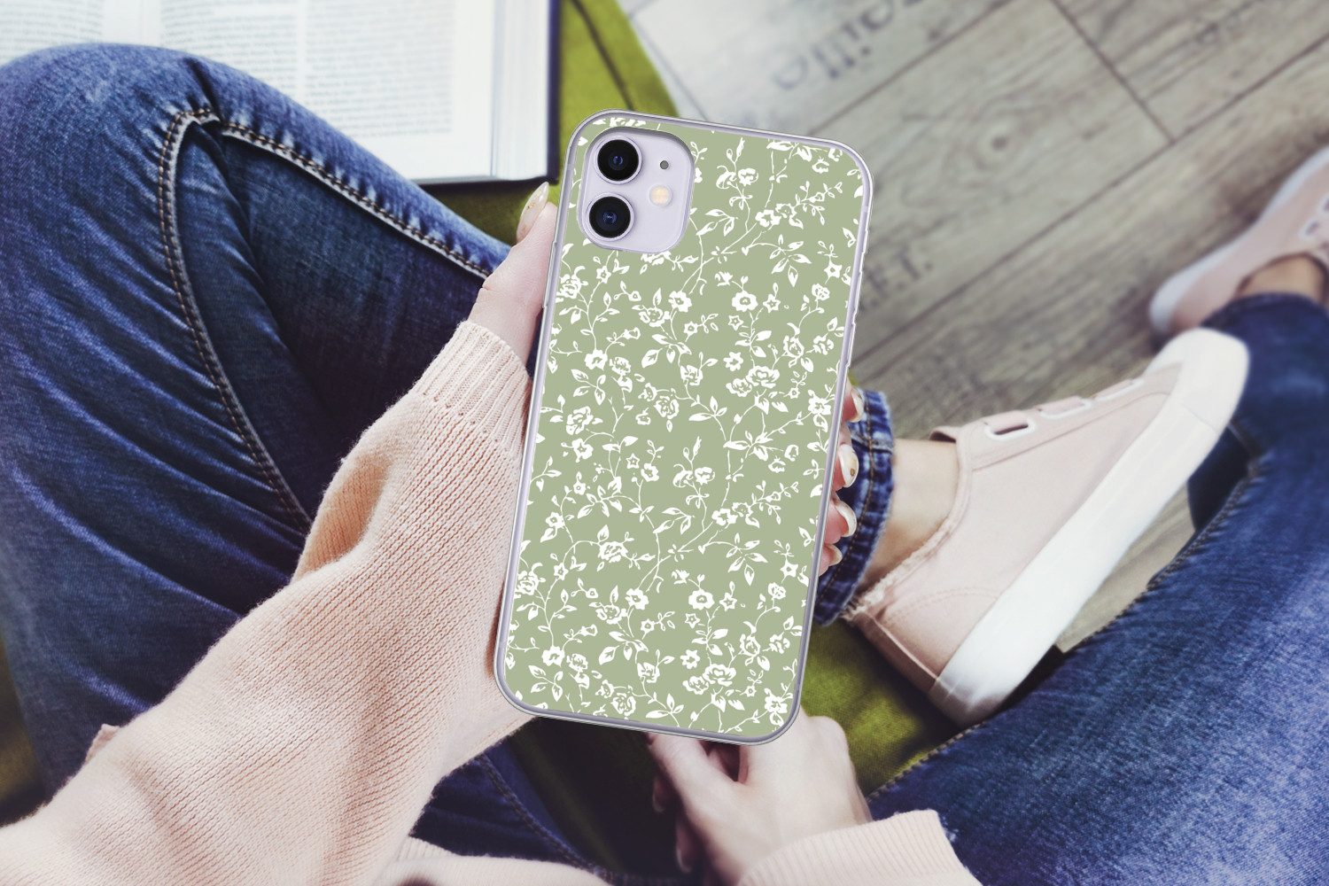 MuchoWow Handyhülle für Apple iPhone 11 Blumen - Druck - Grün - Weiß, Smartphone-Bumper, Print, Handy Schutzhülle Dünn