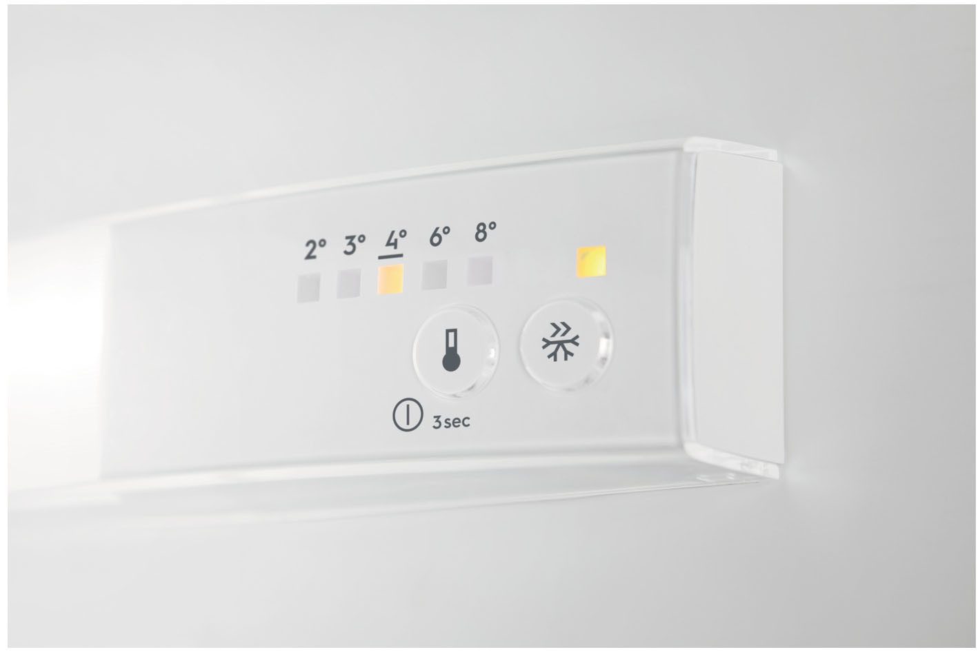 AEG Einbaukühlschrank 6000 OSF61I82EF, 81,9 cm hoch, 59,6 cm breit, 4-Sterne-Gefrierfach: Kalte -18° C, sogar im Inneren des Kühlschranks
