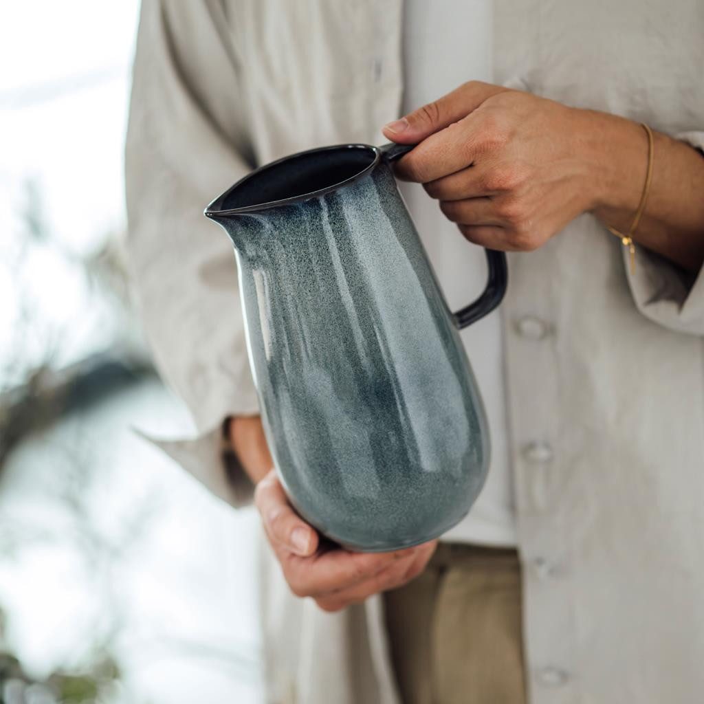 like. by Villeroy & Boch Wasserkrug Lave gris Krug 1,6 l, (1 Krug, 1-tlg)