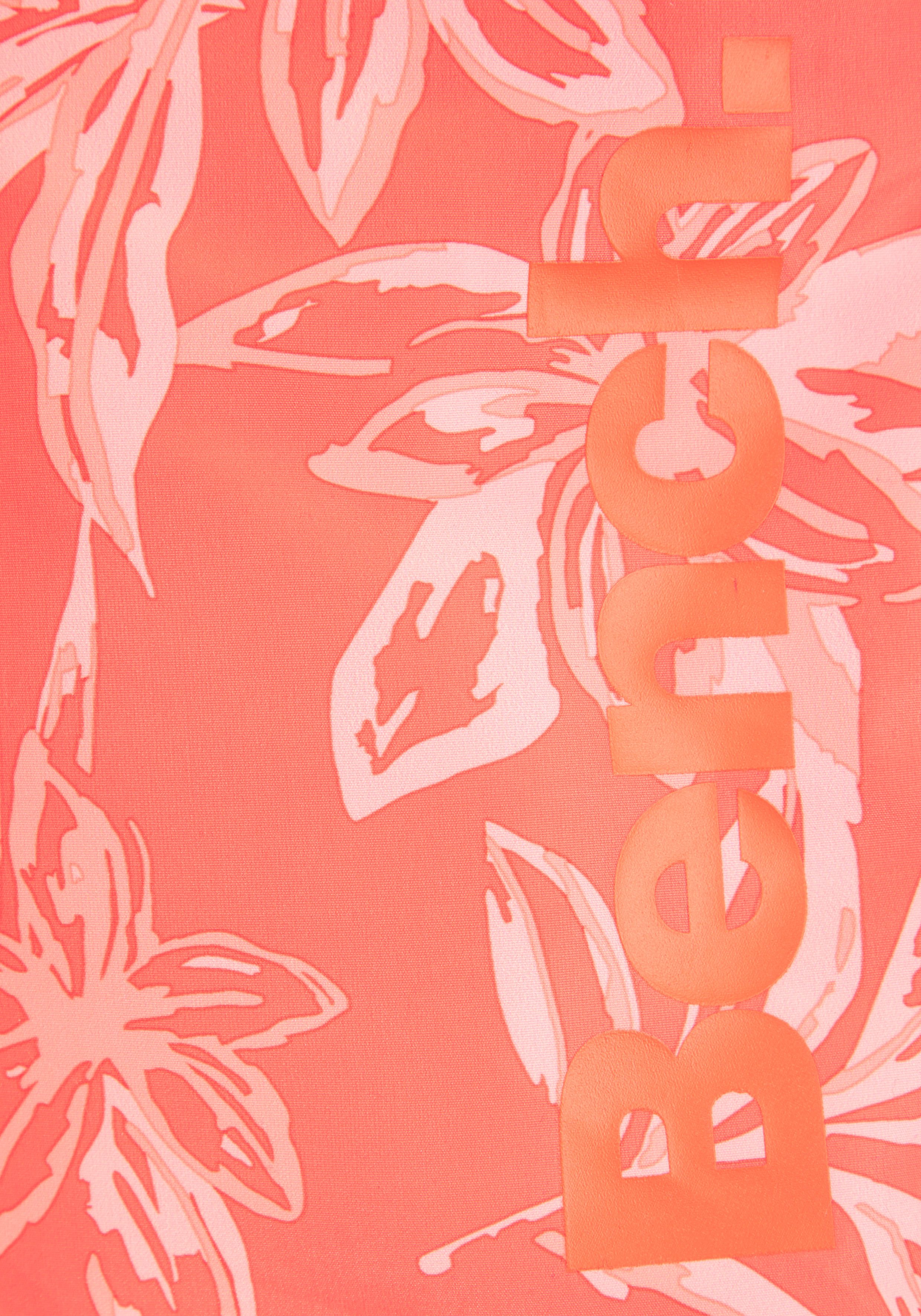 Bench. Badeshorts mit modernem Hawaii-Print – Bild 5 von 5