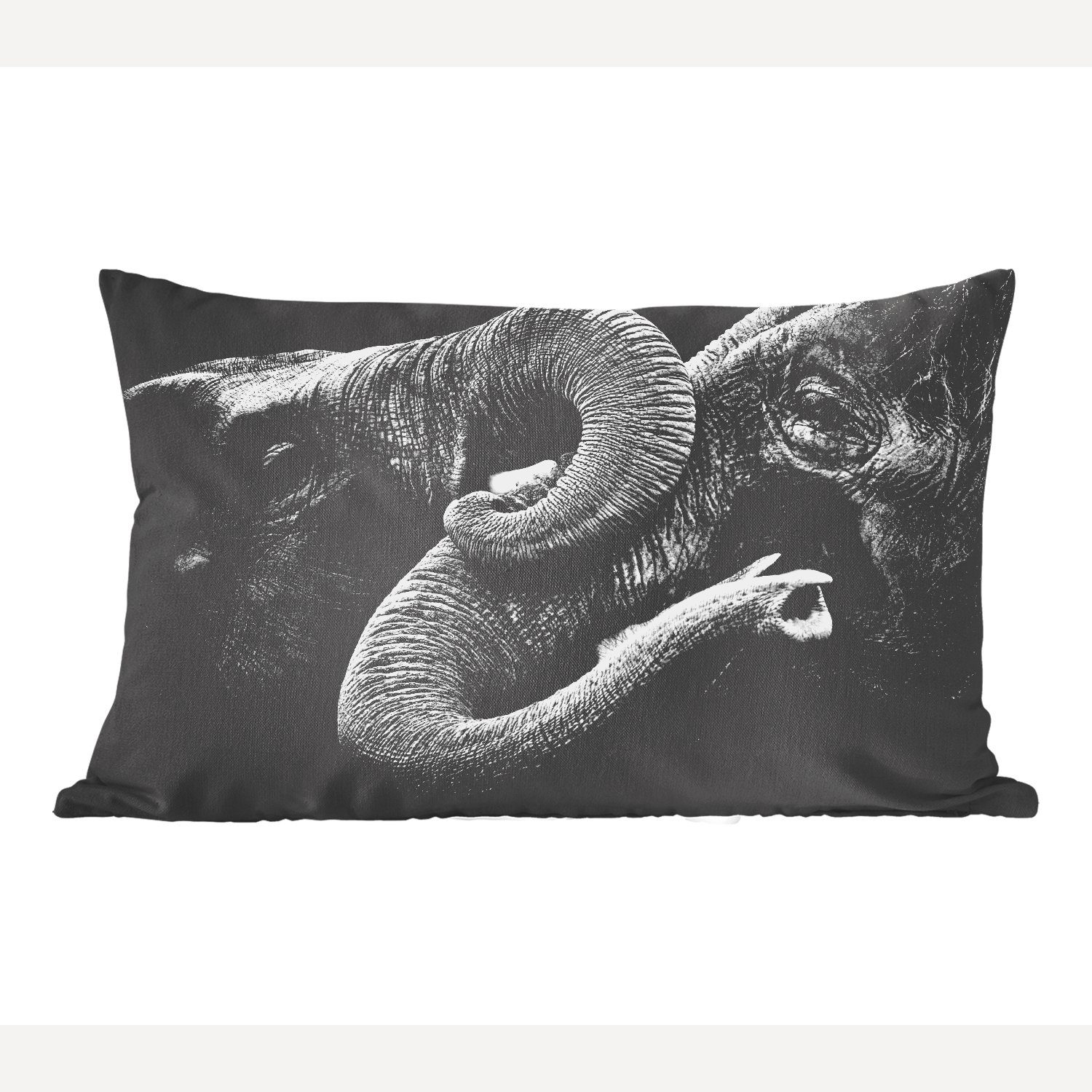 MuchoWow Dekokissen Umarmende Elefanten auf schwarzem Hintergrund in Schwarz und Weiß, Wohzimmer Dekoration, Zierkissen, Dekokissen mit Füllung, Schlafzimmer